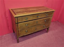 Louis XVI chest of drawers with inlays