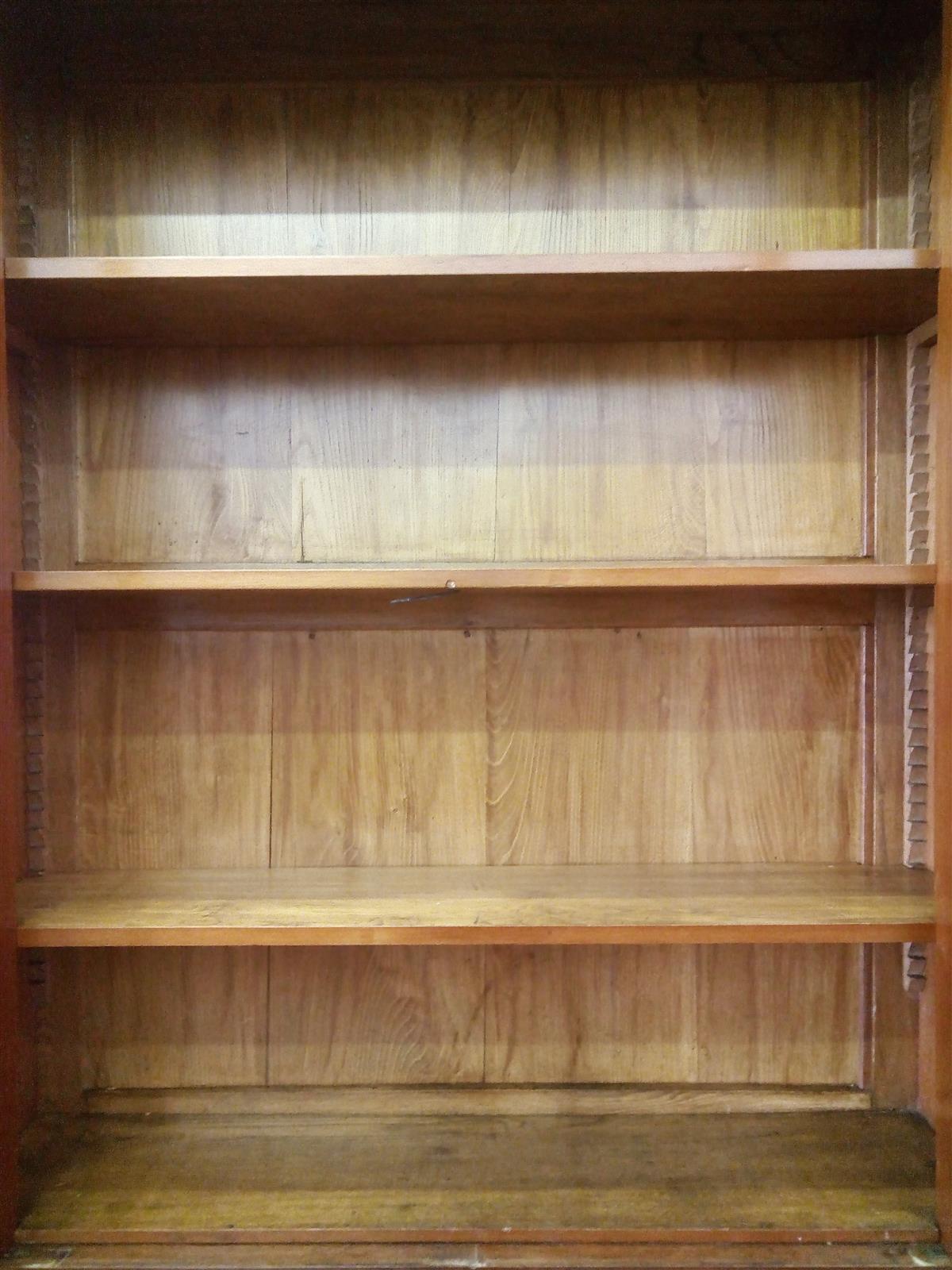 Small mahogany two-door bookcase