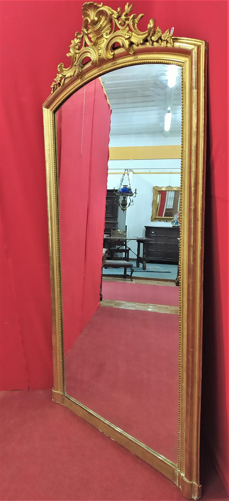 Vertical golden mirror