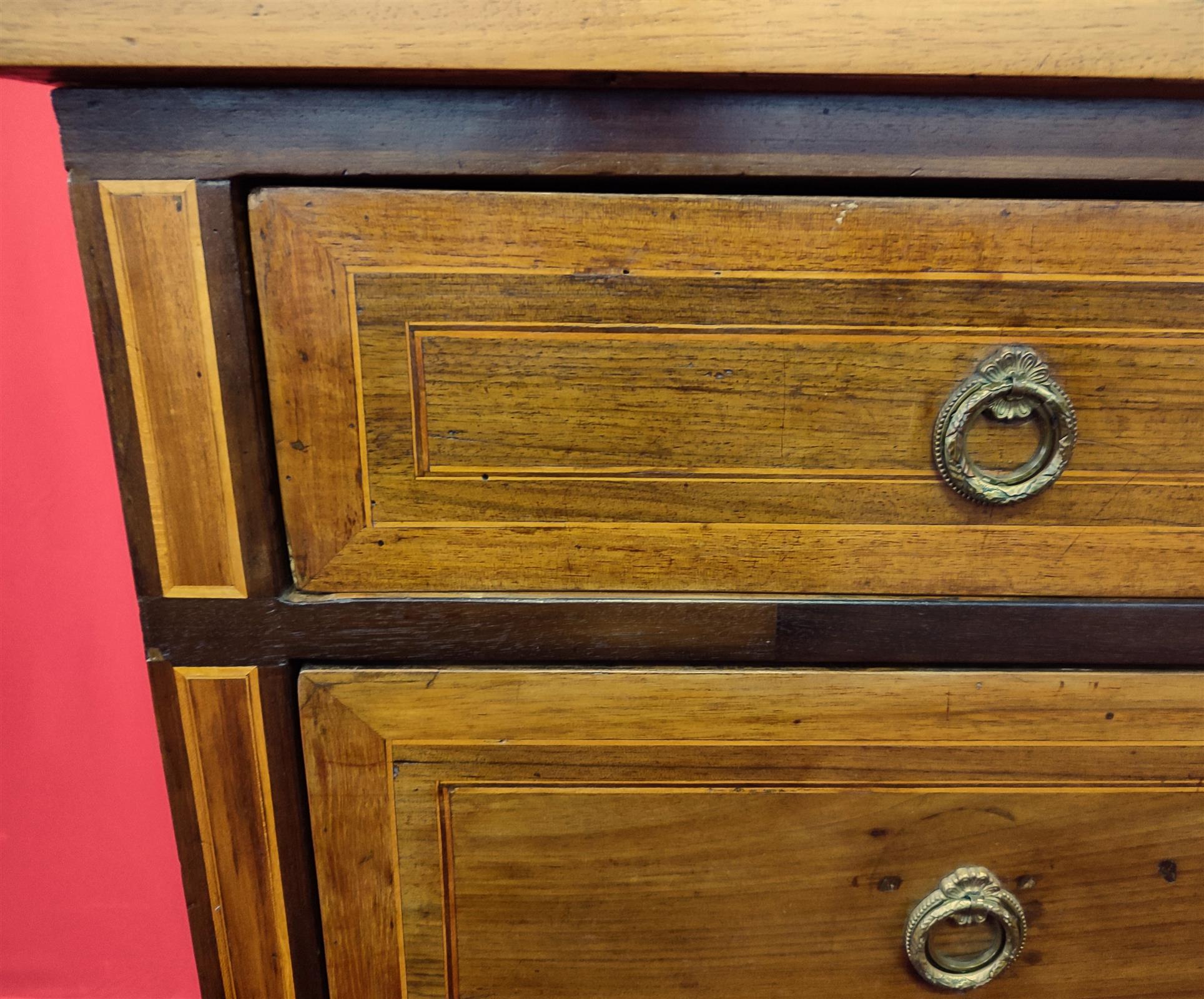 Louis XVI chest of drawers with inlays