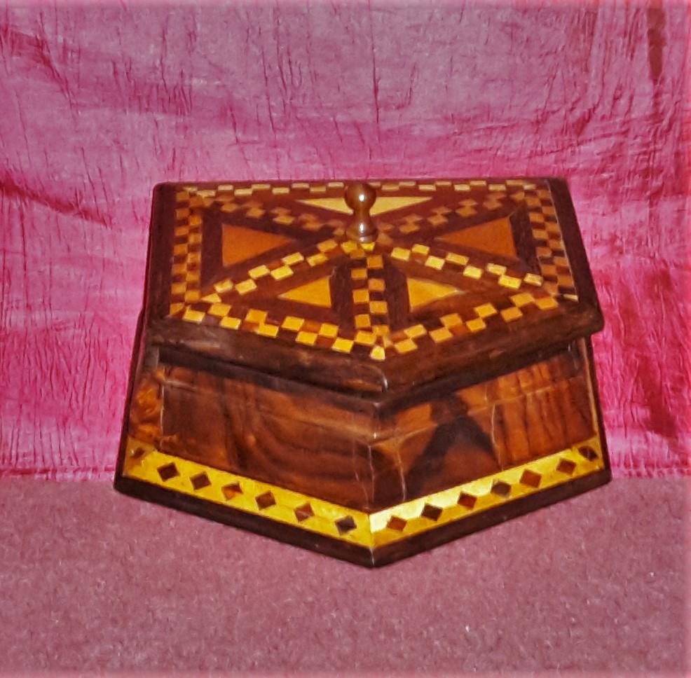 Wooden jewelry box