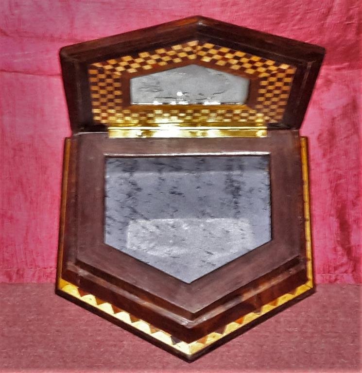 Wooden jewelry box