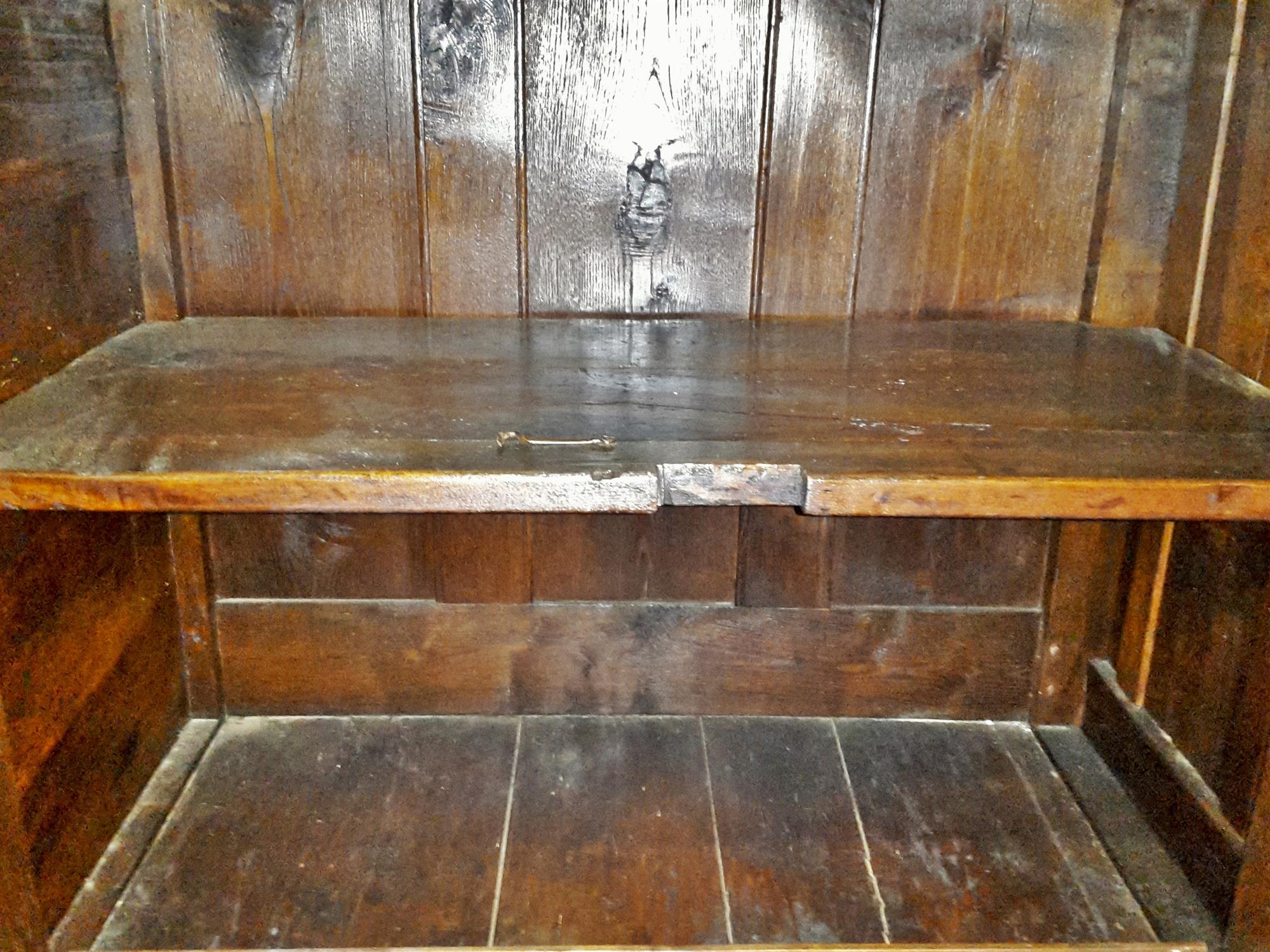 Sideboard with four doors in Walnut