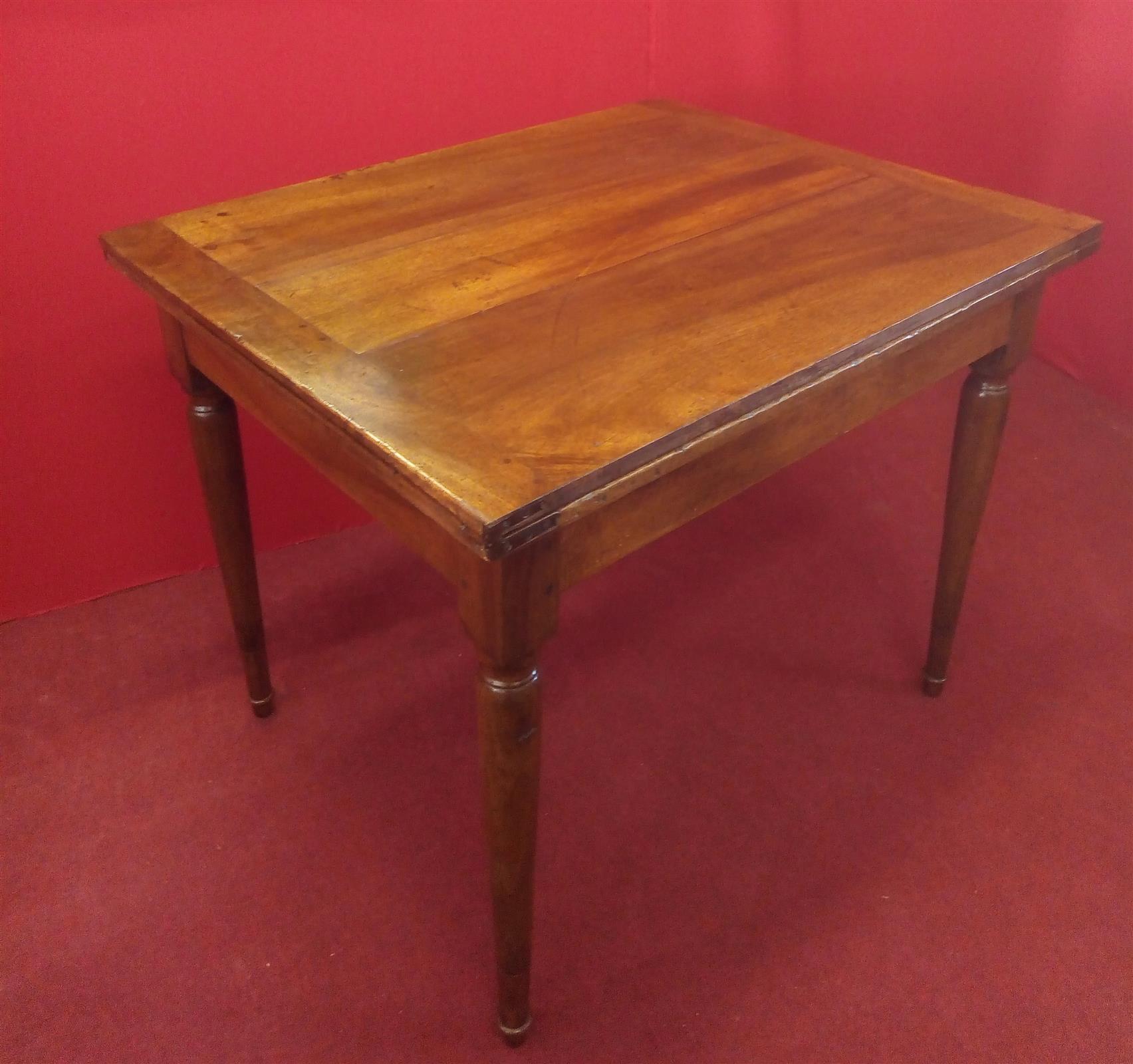 Extendable table in Walnut, Empire