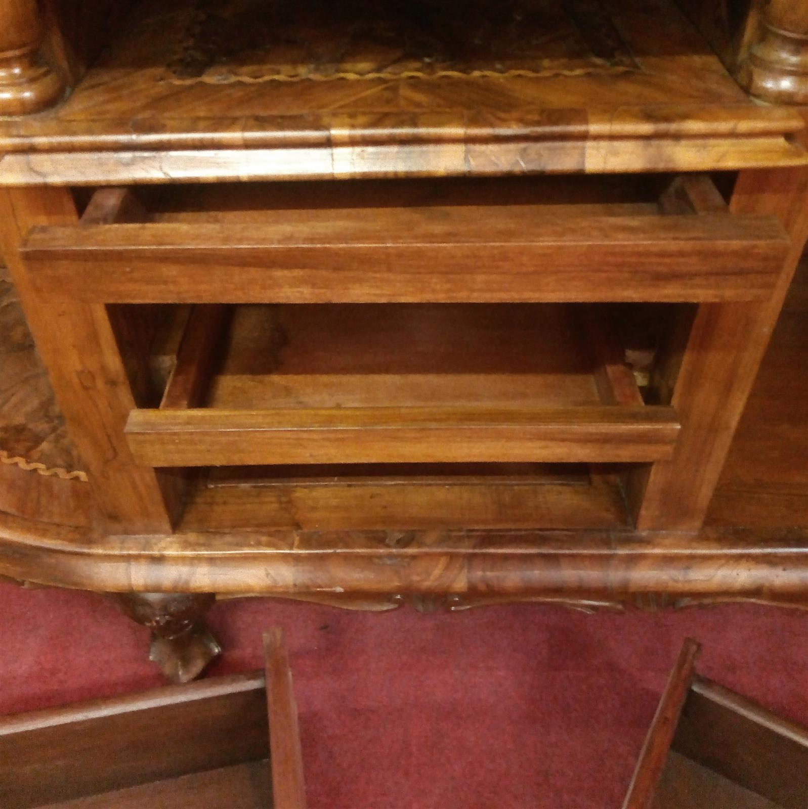 TV cabinet in walnut root