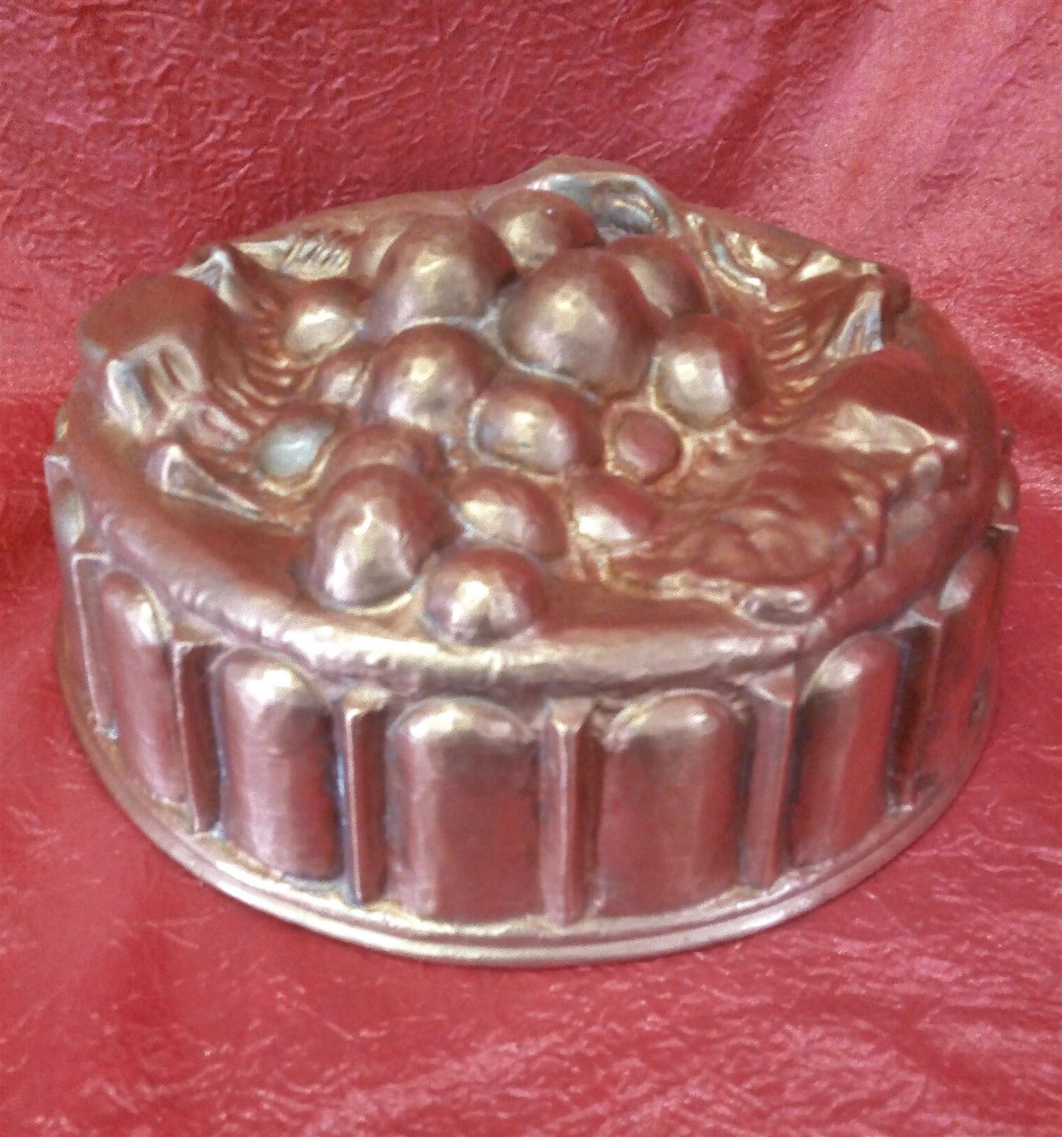 Mold for cakes tinned copper