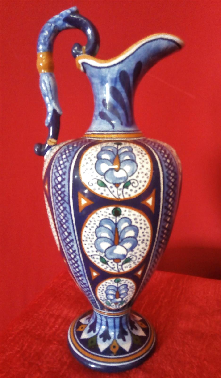 Coppia di ampolle in maiolica di Faenza