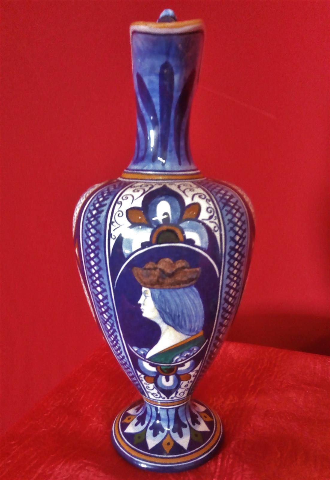 Coppia di ampolle in maiolica di Faenza