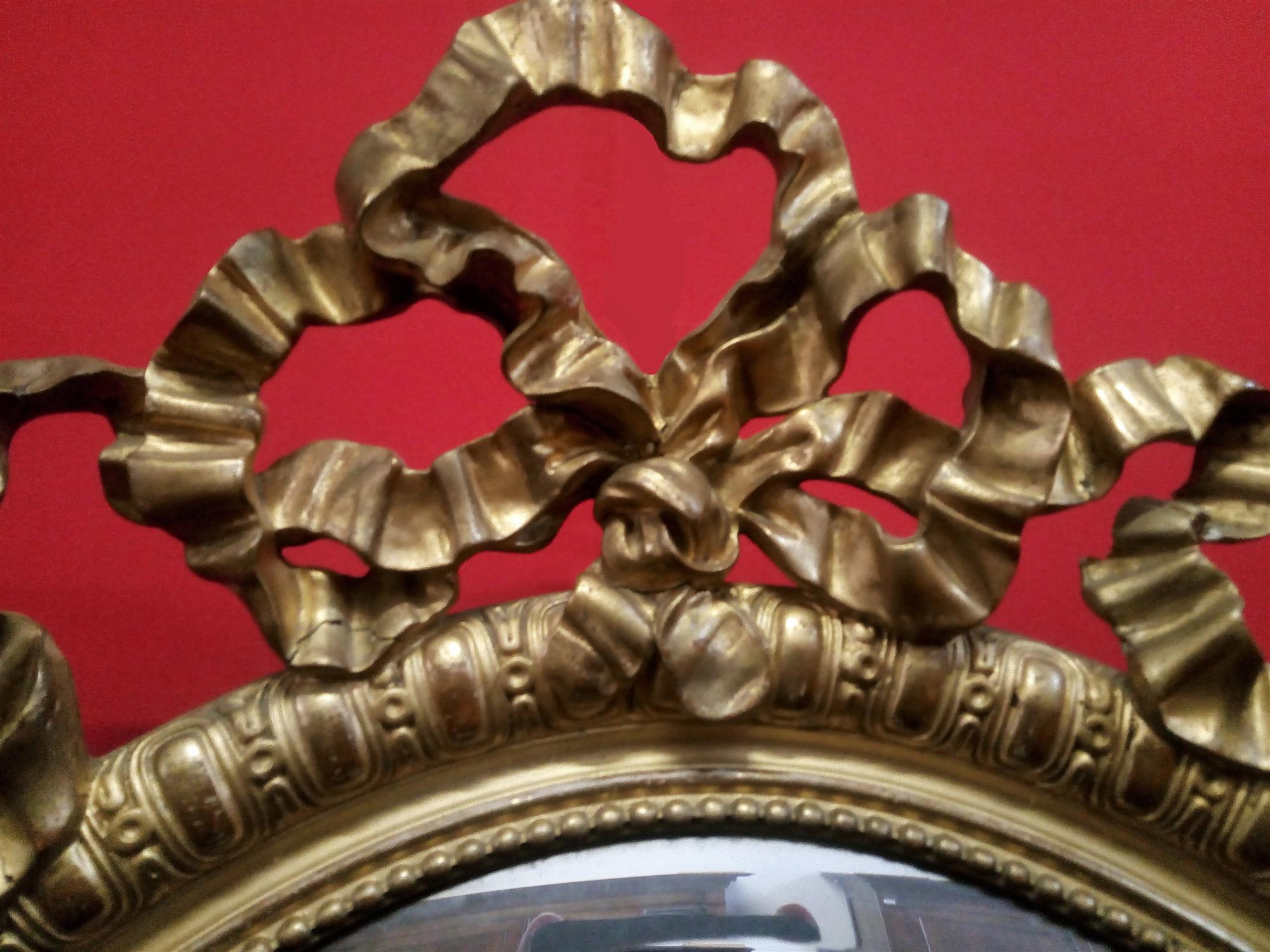 Oval mirror with love knot