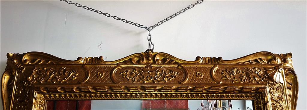 Mirror in gilded wood