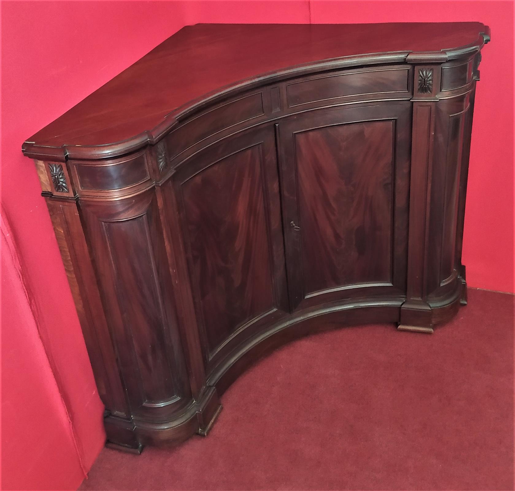 Curved corner cabinet