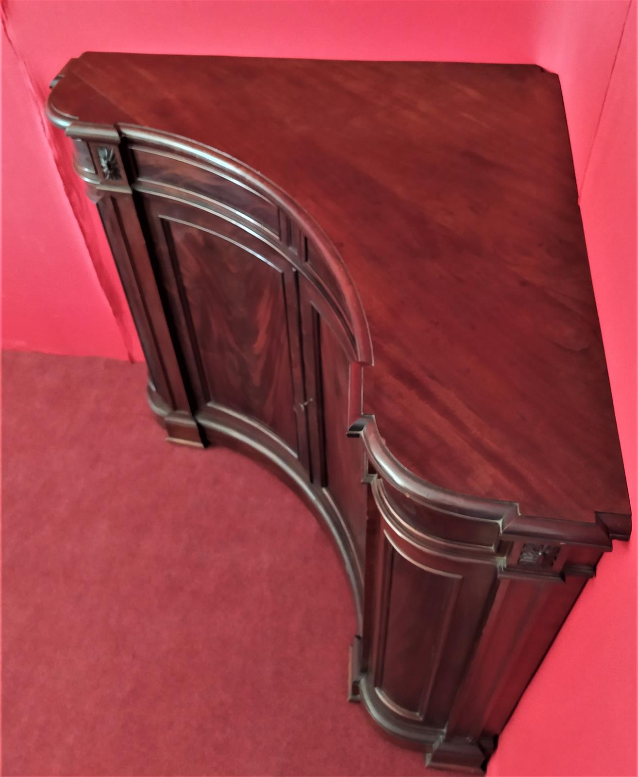 Curved corner cabinet