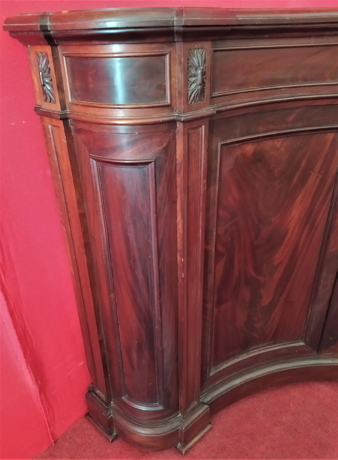 Curved corner cabinet