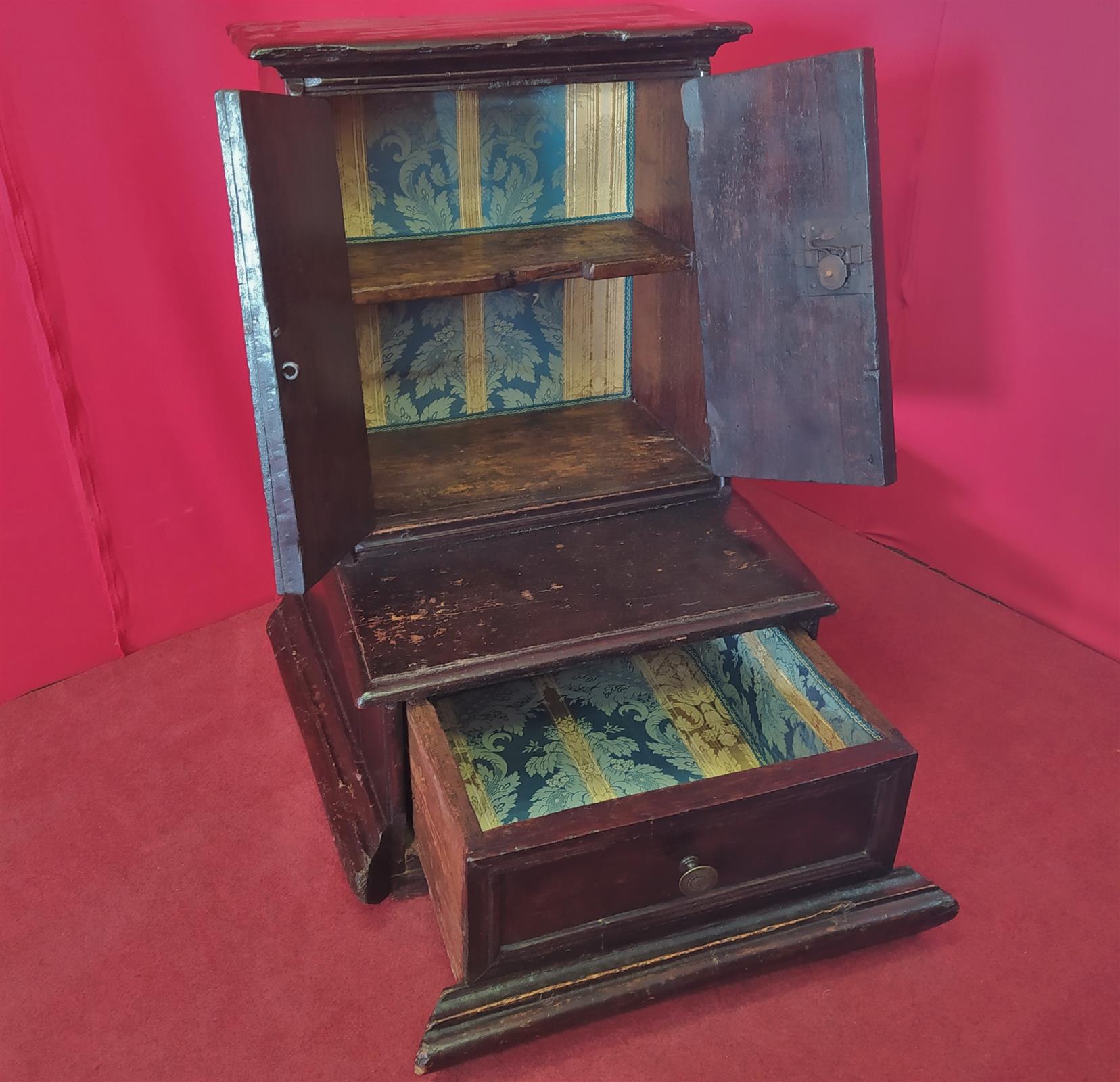 Bolognese kneeler of the seventeenth century