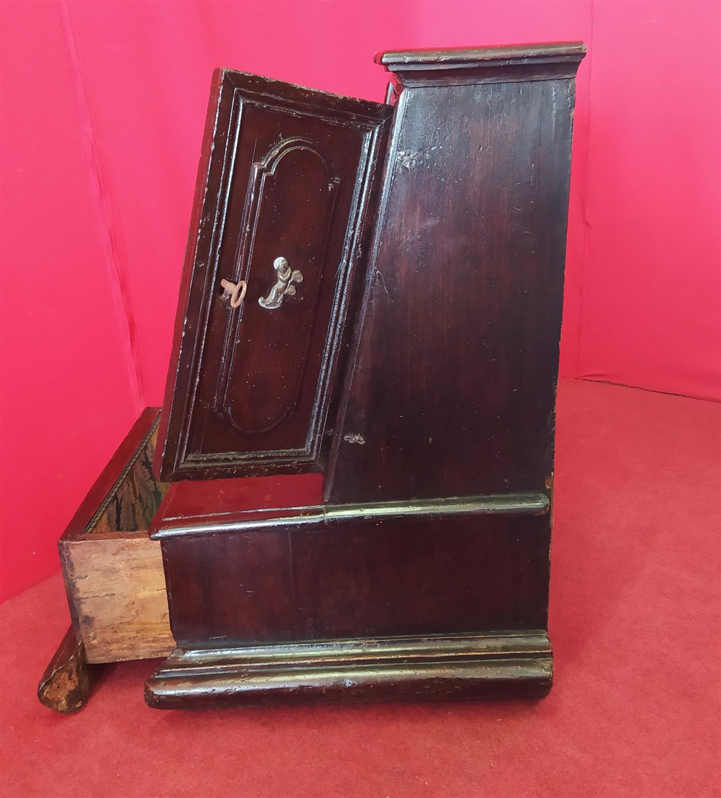 Bolognese kneeler of the seventeenth century