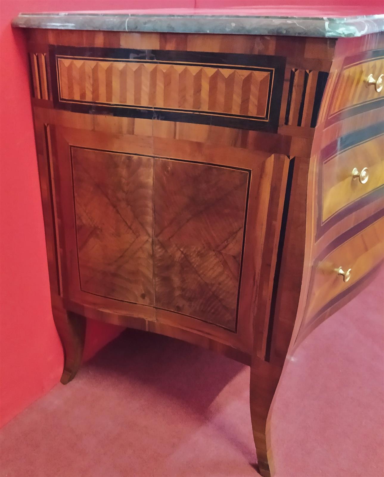 Chest of drawers with marble Walnut plated