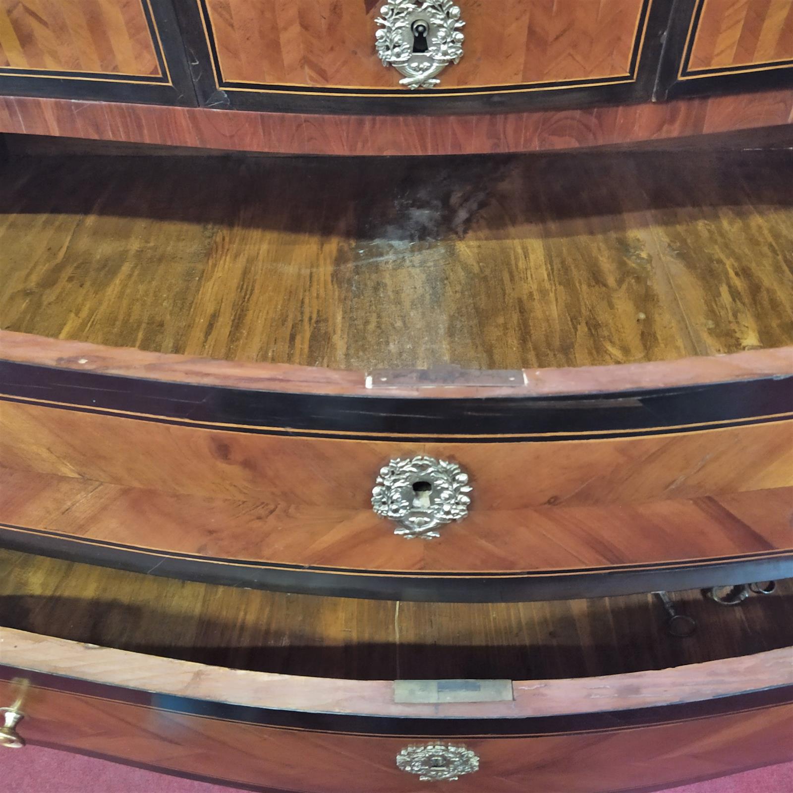 Chest of drawers with marble Walnut plated