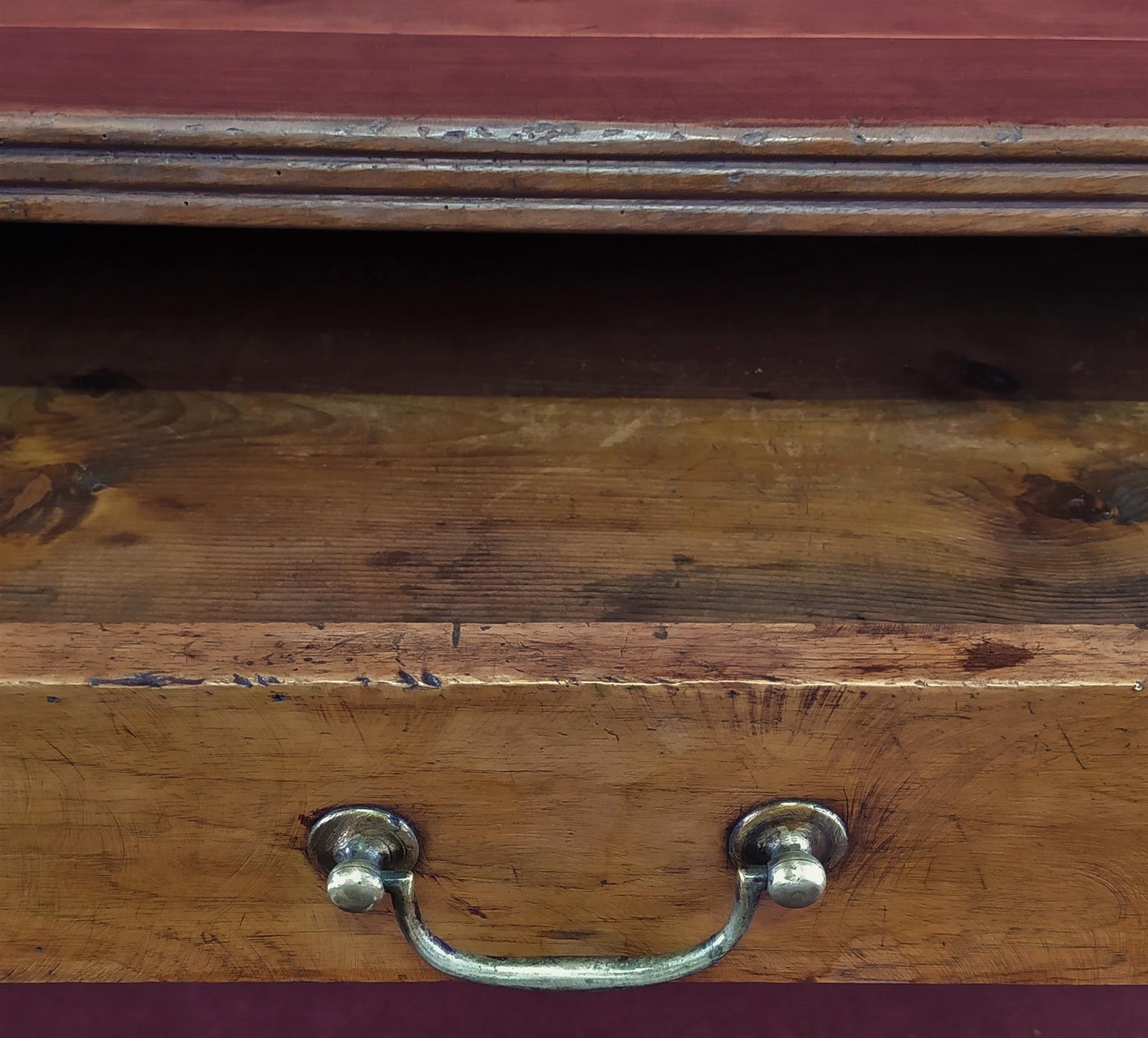 Writing table with inlaid fillet on the top