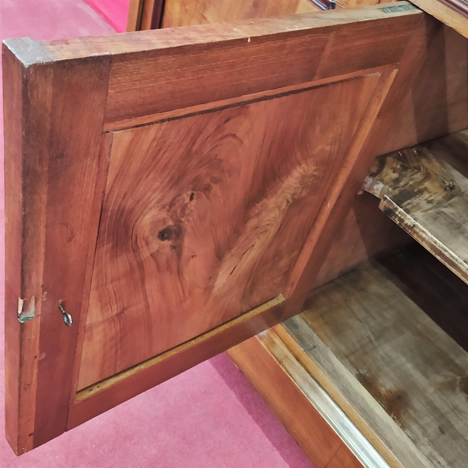 Credenza tre porte tre cassetti, in Mogano chiaro