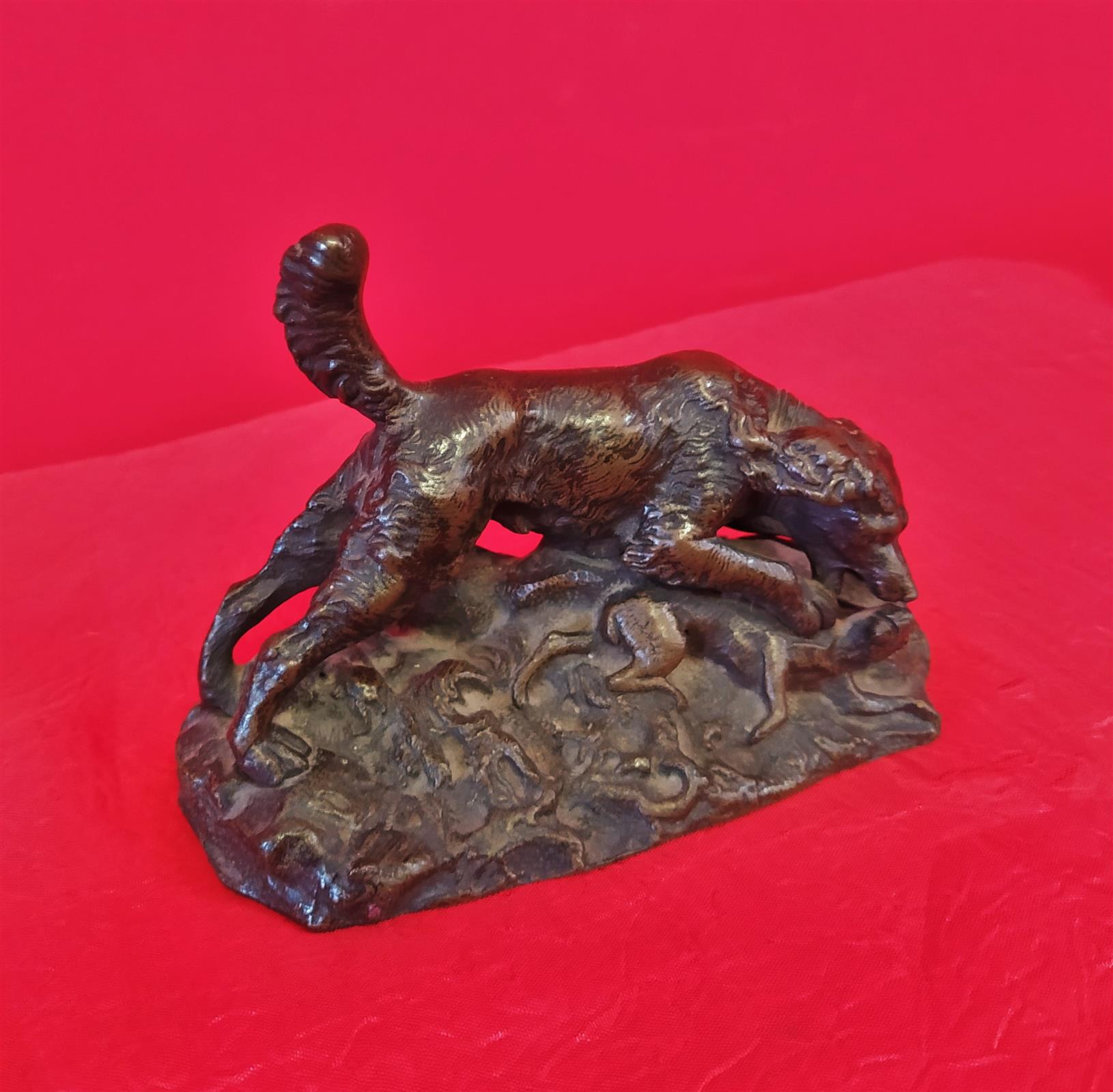 Bronze statuette hunting scene