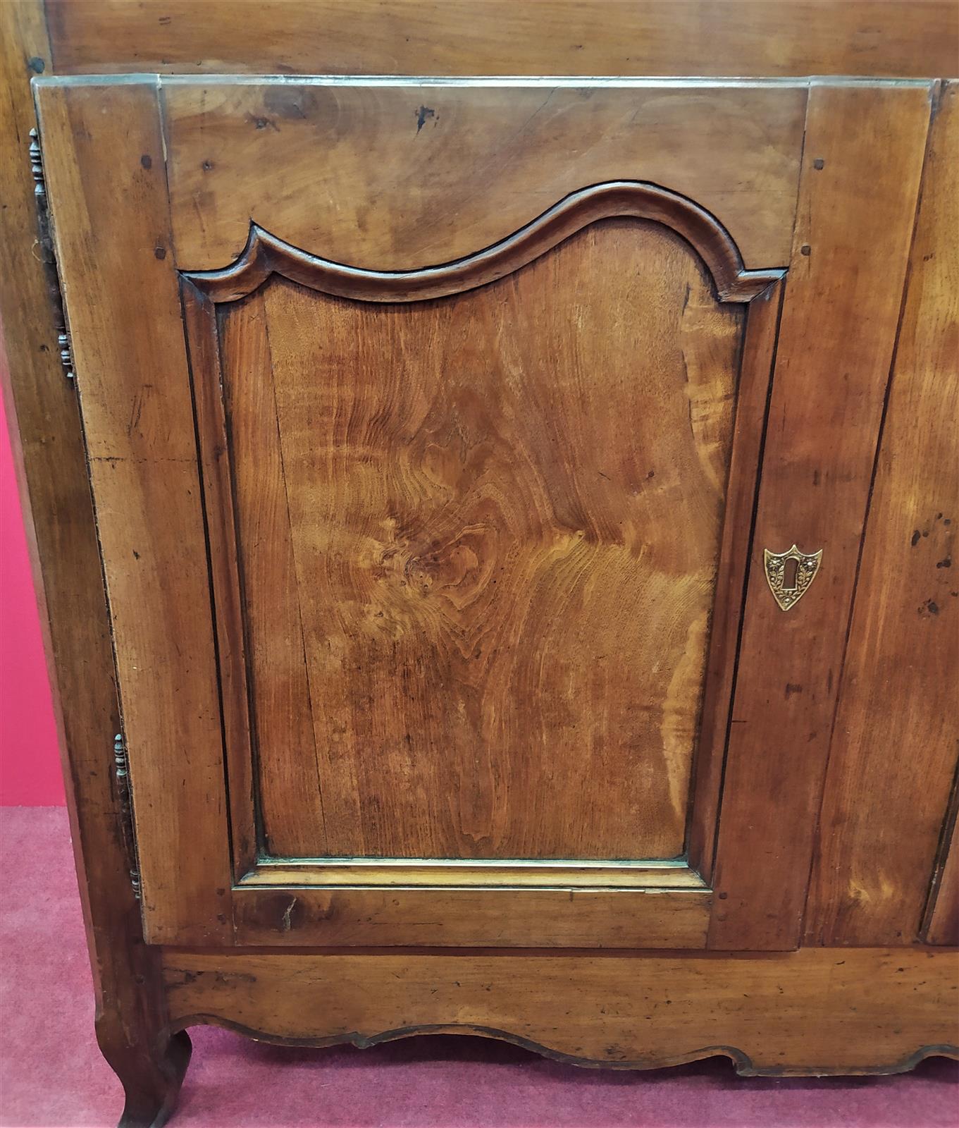 Provençal sideboard in walnut