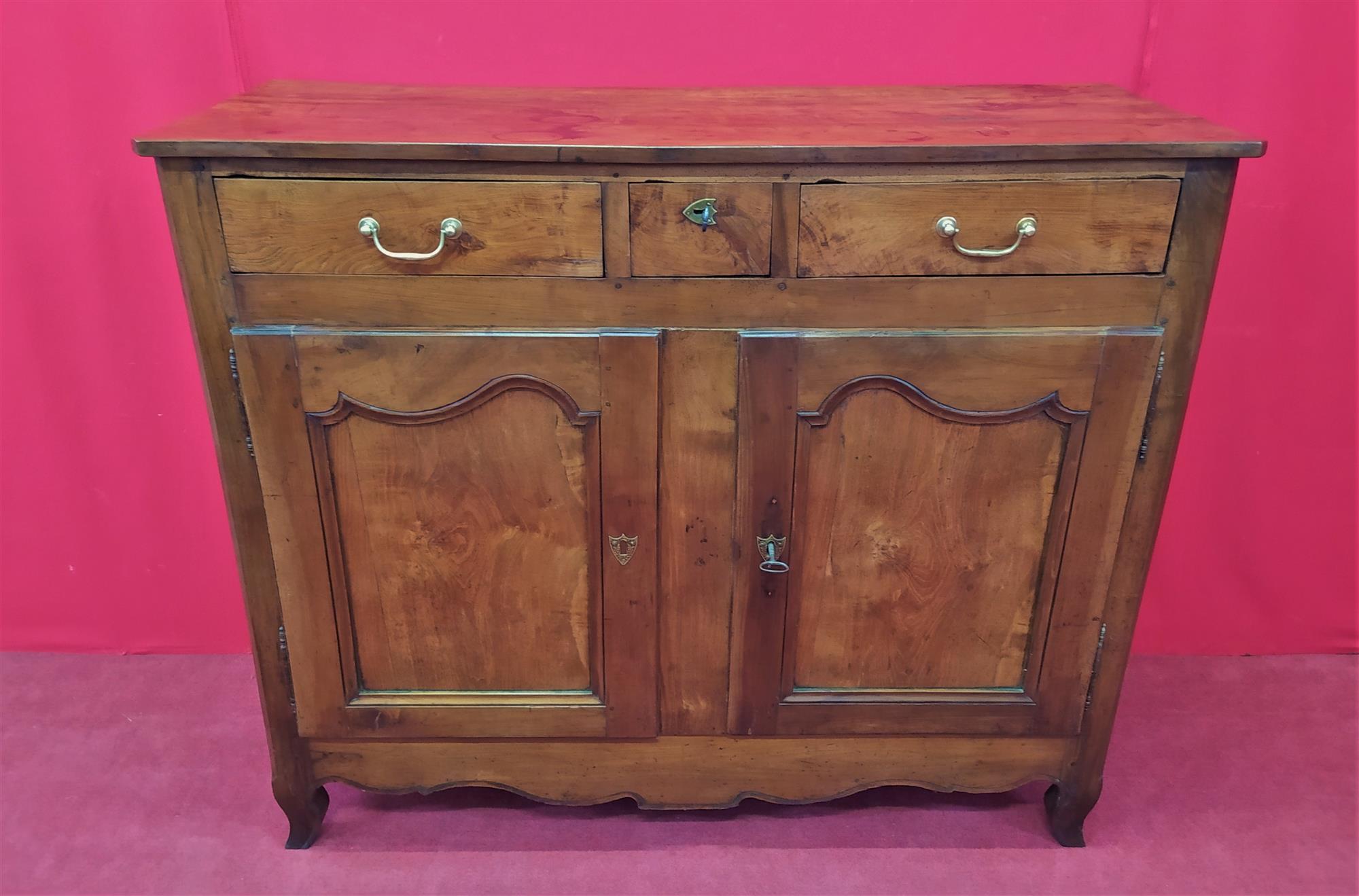 Provençal sideboard in walnut