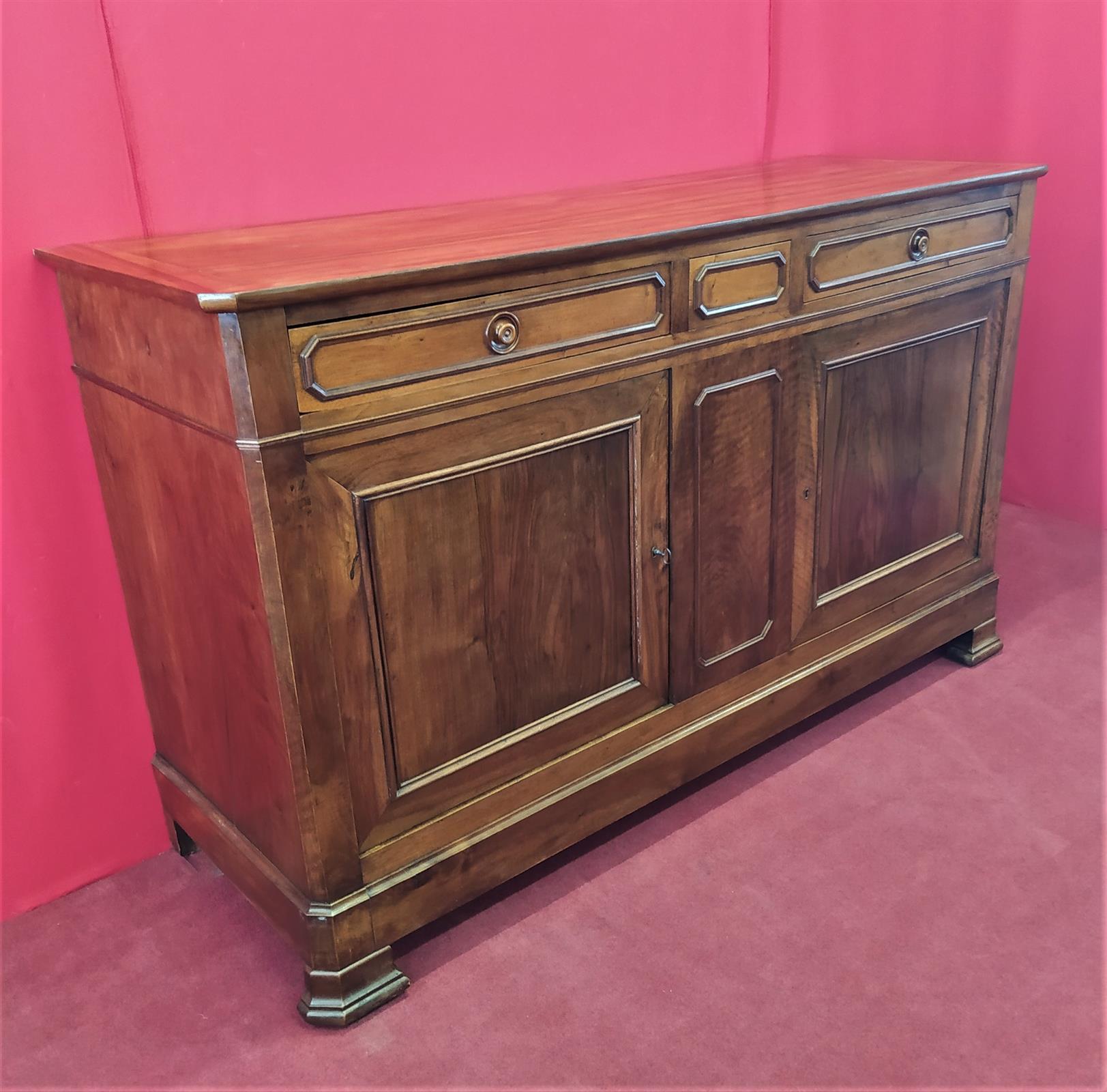 Grande credenza a due porte