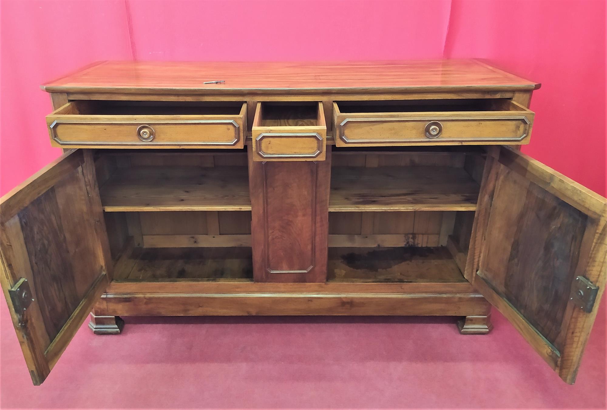 Grande credenza a due porte