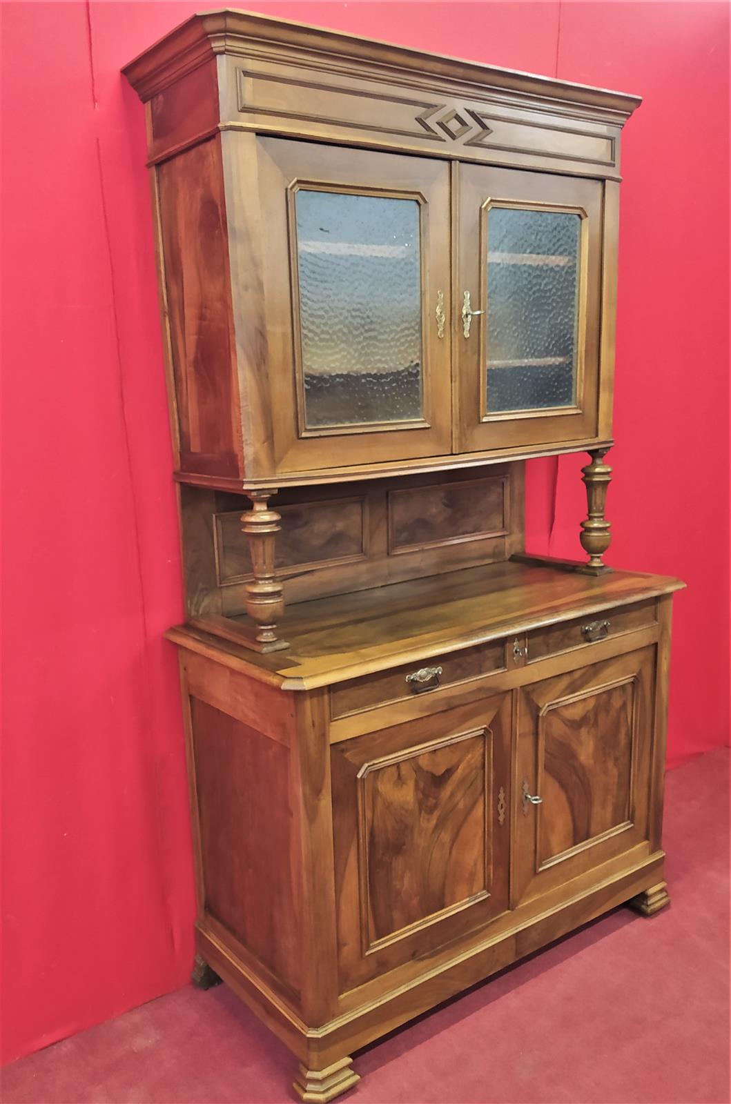 Two-door sideboard with upper showcase