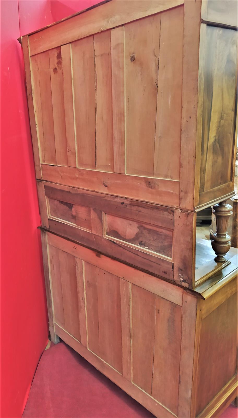 Credenza due porte con vetrina superiore