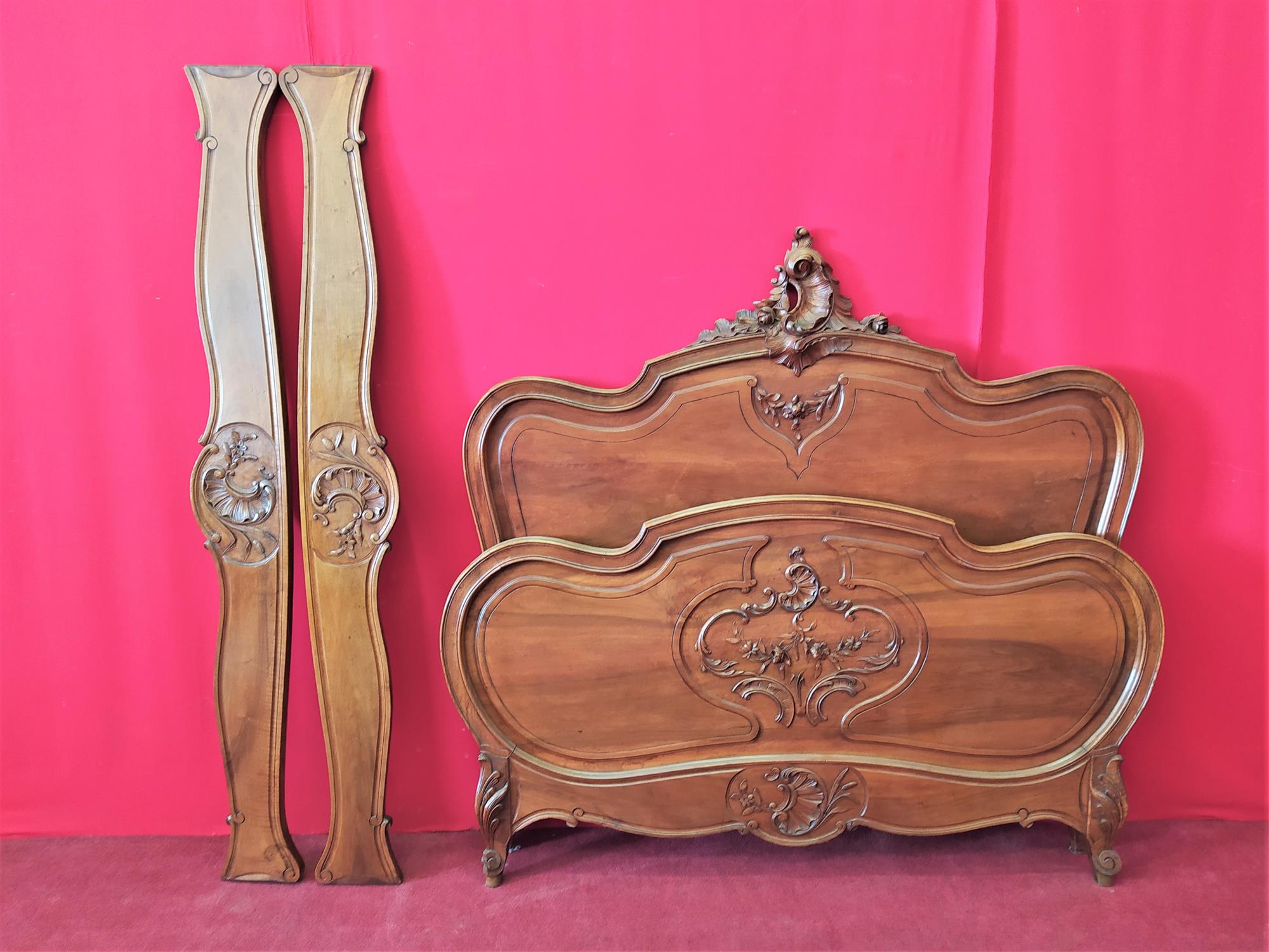 Liberty carved bed