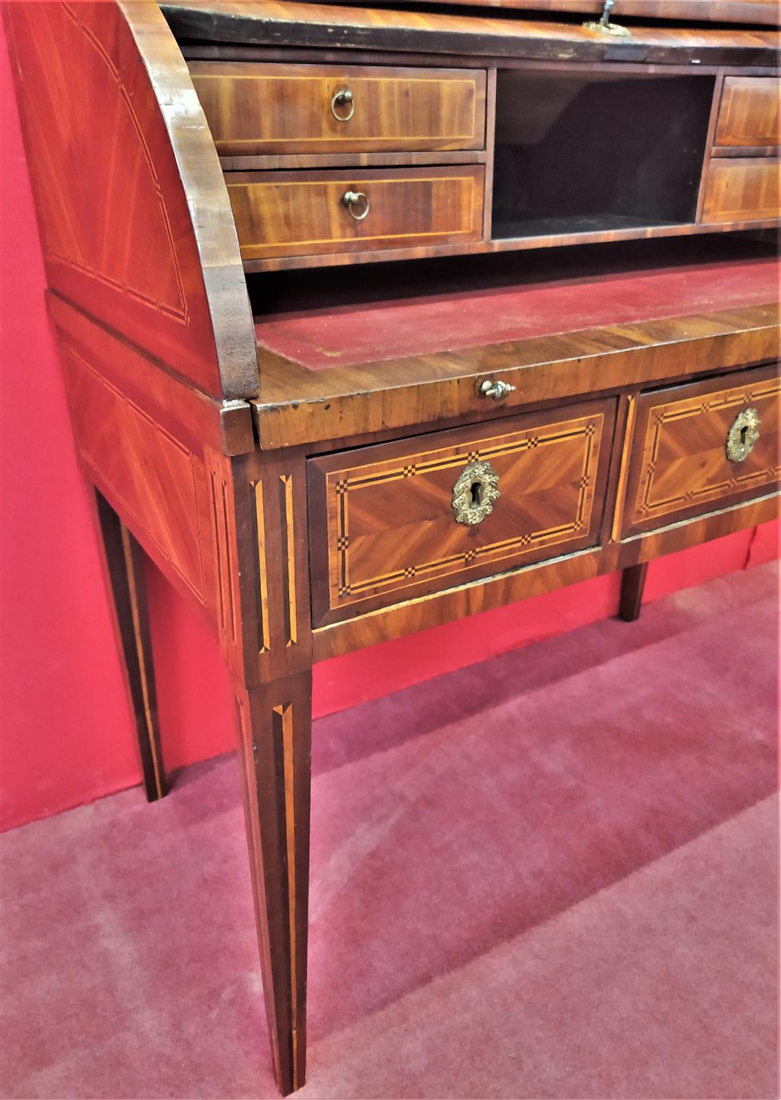 Louis XVI cylinder writing desk inlaid