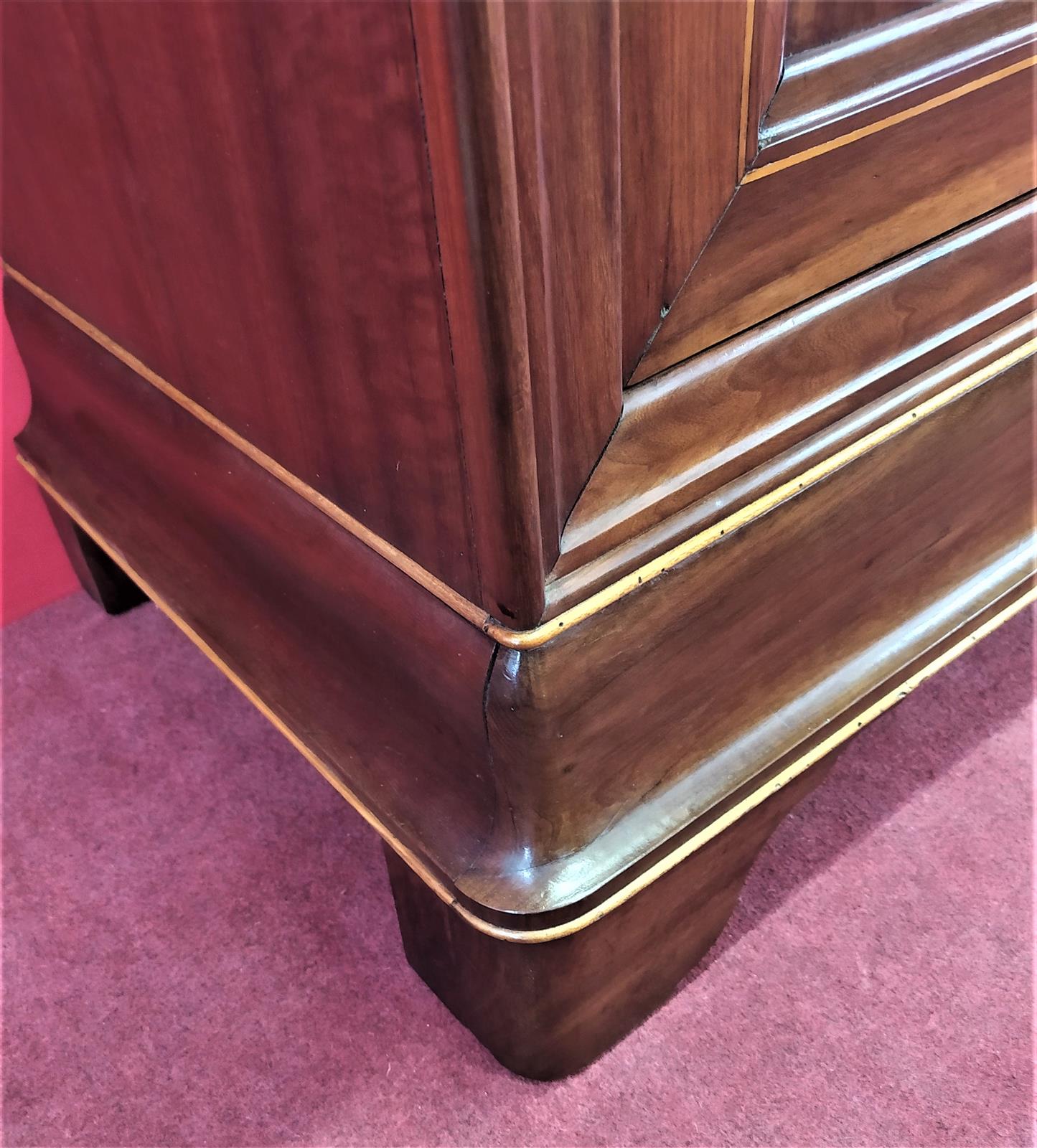 Credenza quattro porte stretta