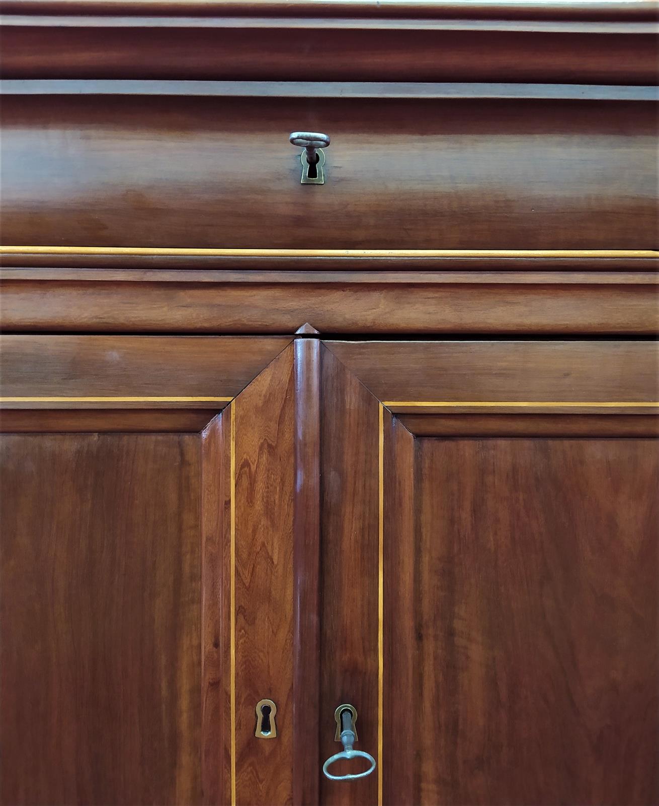 Credenza quattro porte stretta