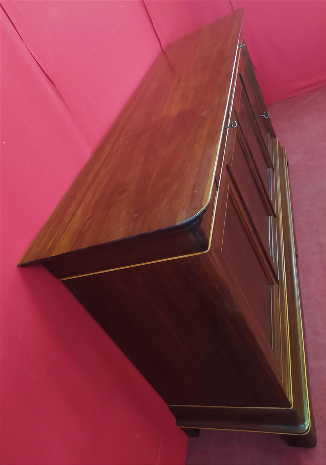 Credenza quattro porte stretta