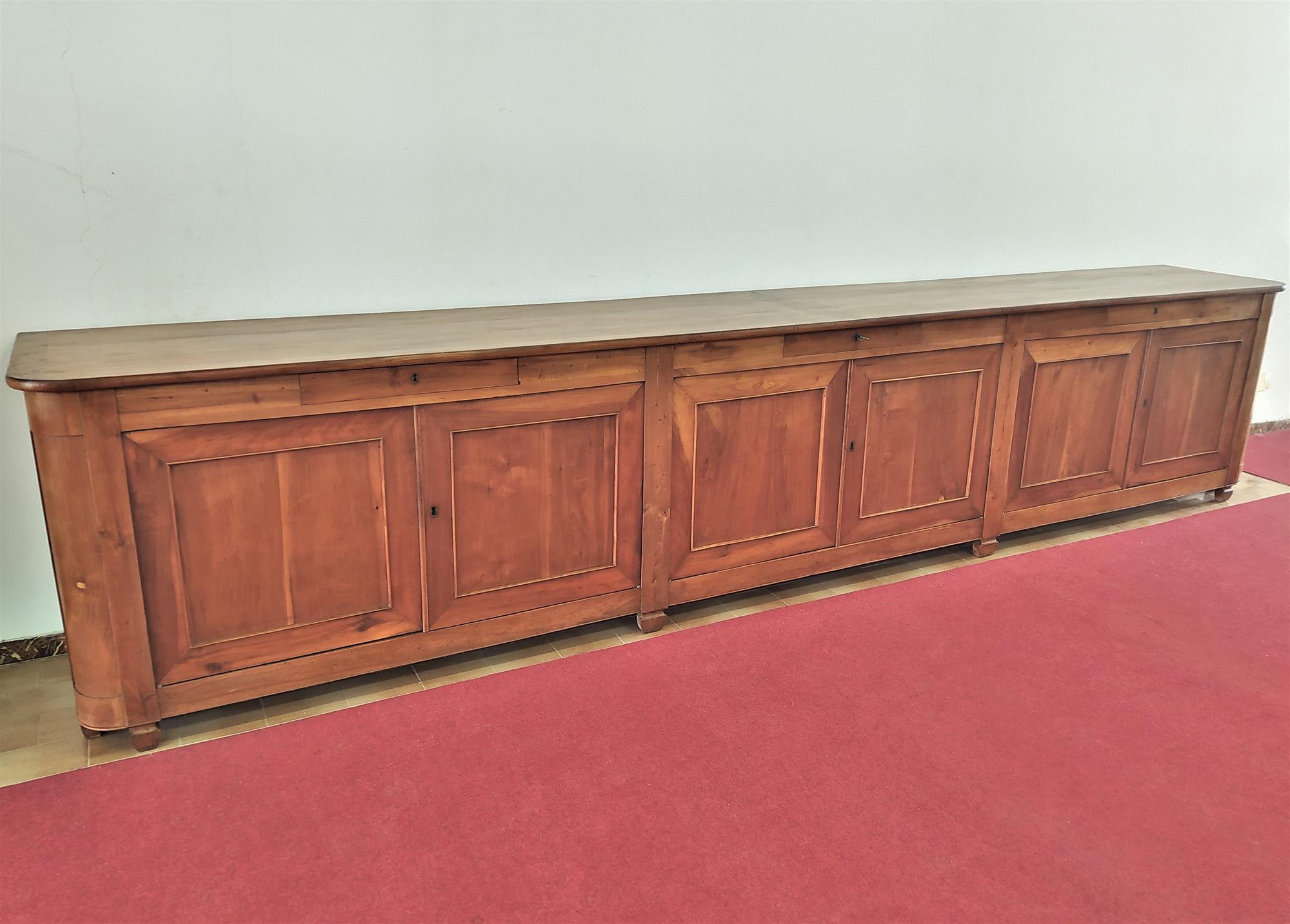 Long sideboard with six doors