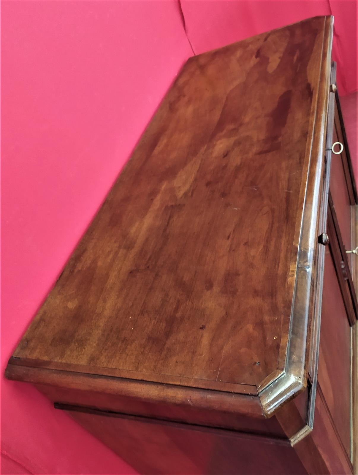 Credenza veneta due porte e due cassetti