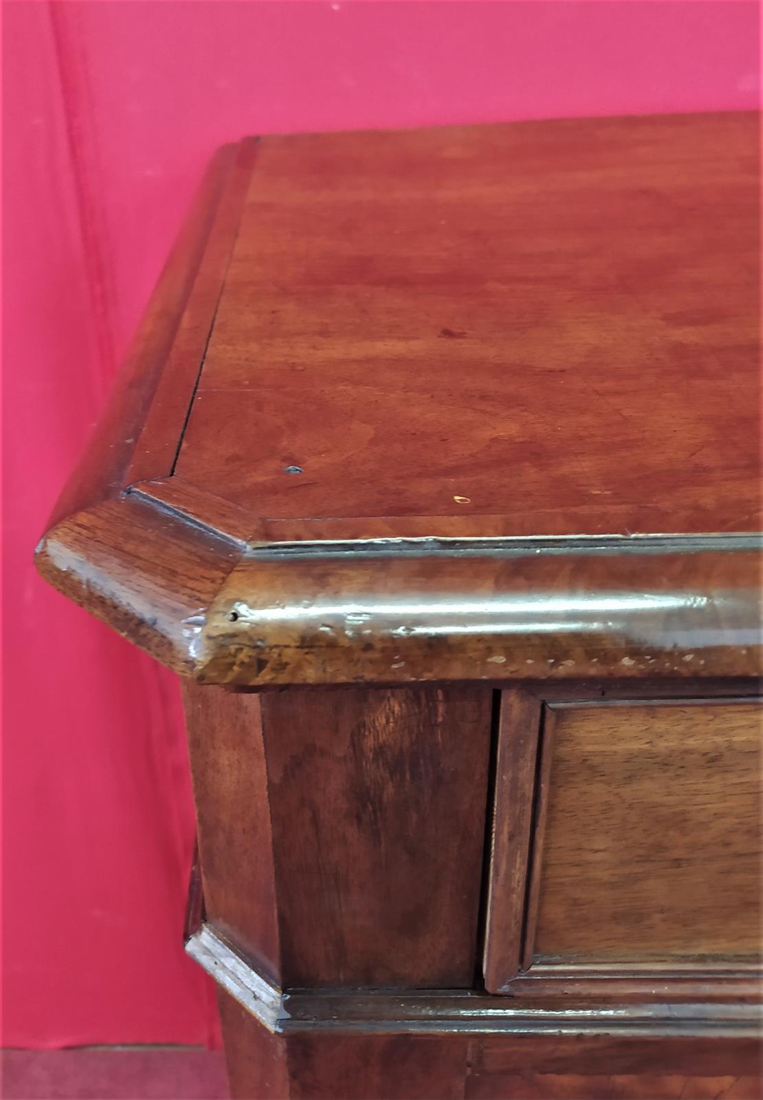 Credenza veneta due porte e due cassetti