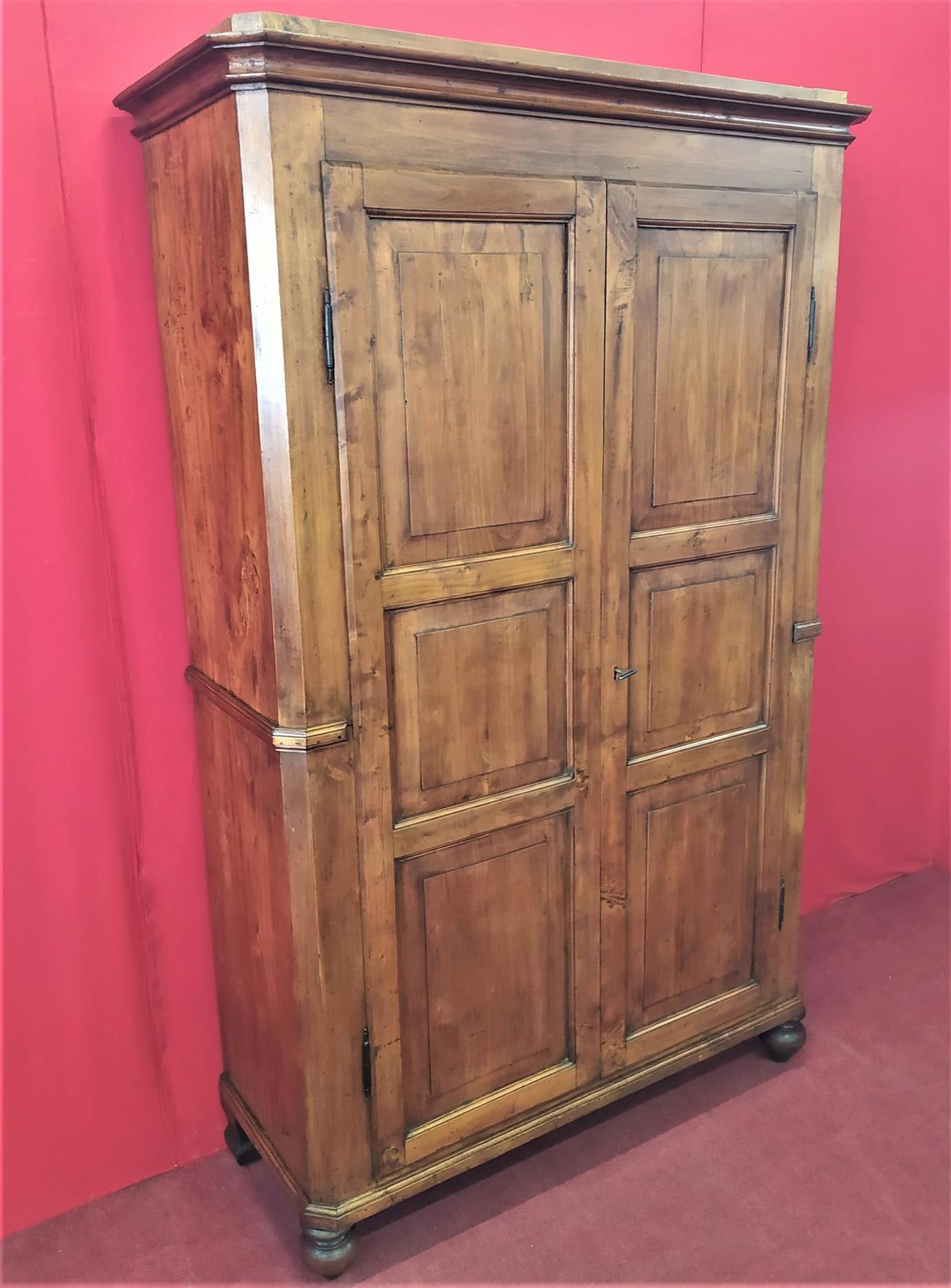 Two-door wardrobe in white poplar