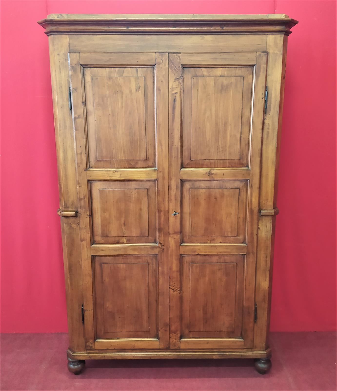 Two-door wardrobe in white poplar