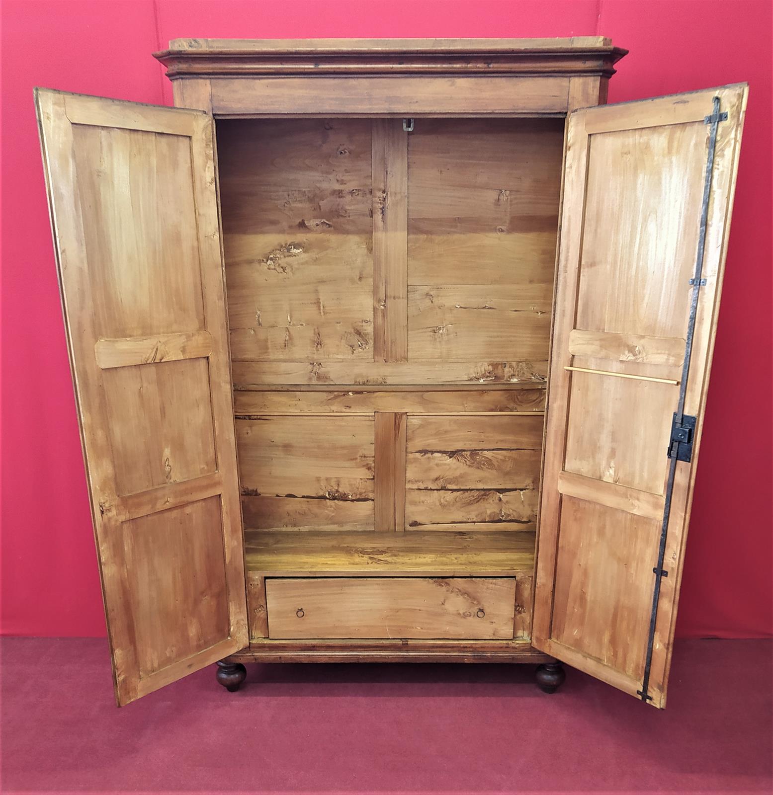 Two-door wardrobe in white poplar