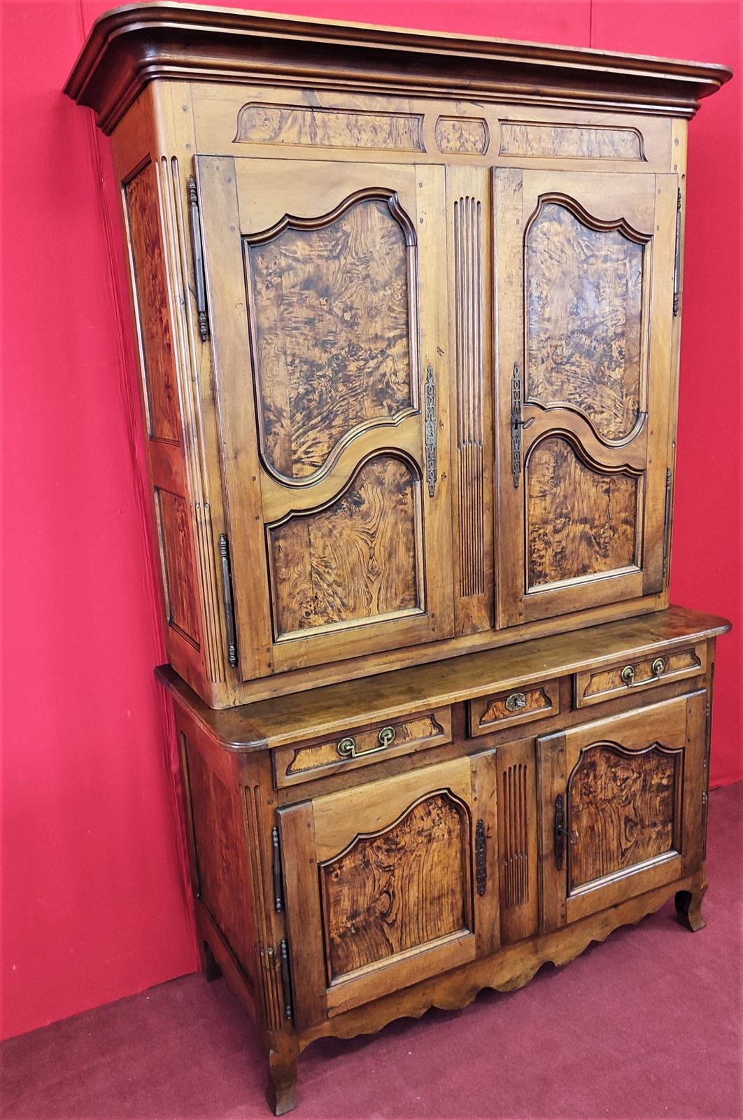 Credenza provenzale con alzata