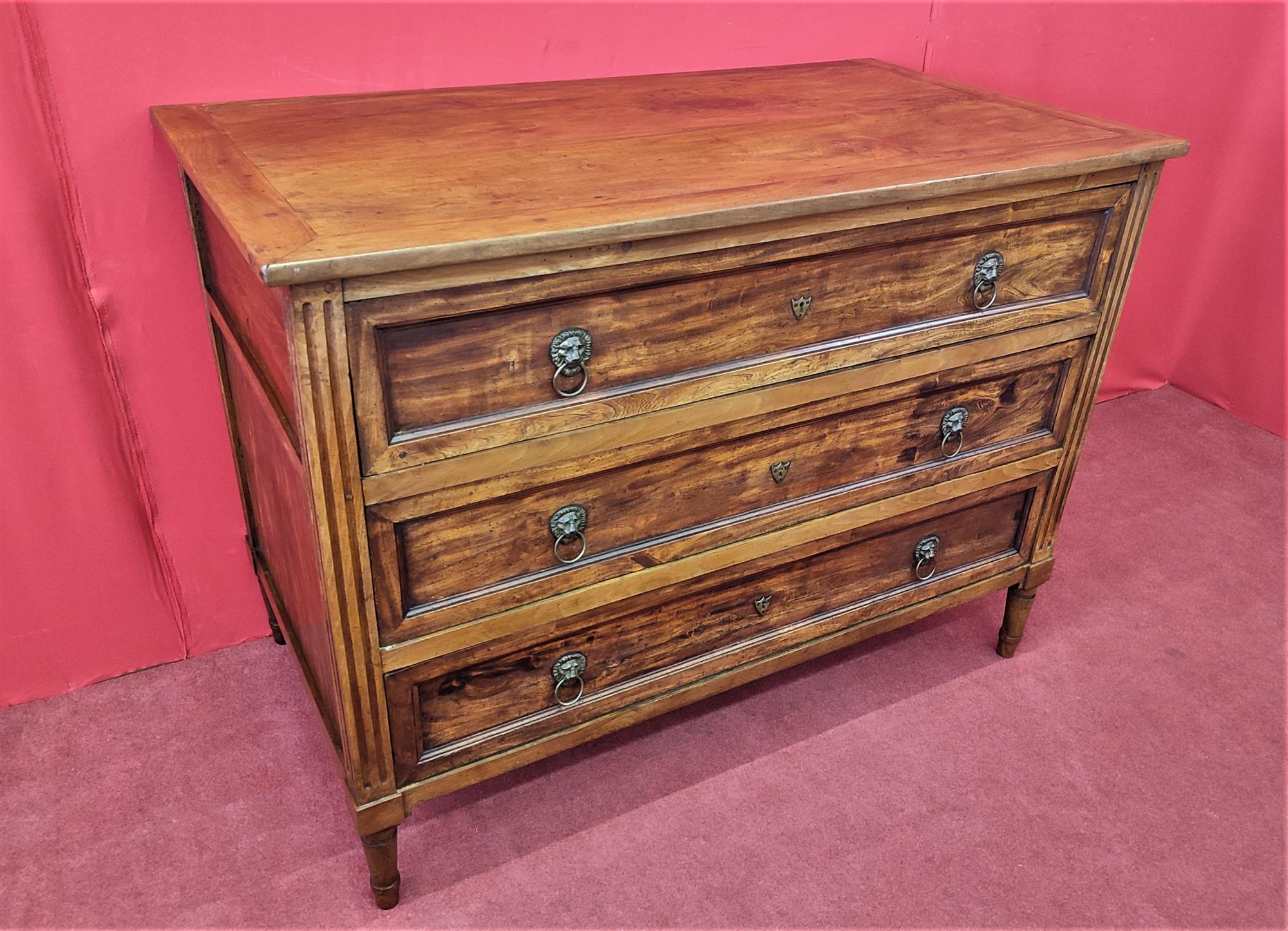 Louis XVI chest of drawers with turned leg