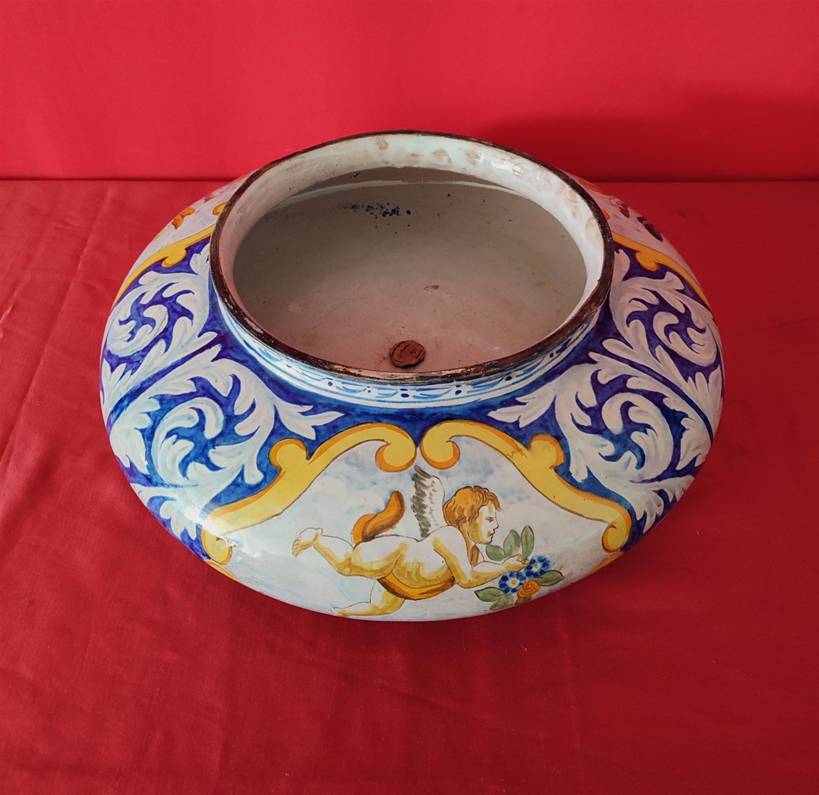 Hand-painted majolica cachepot