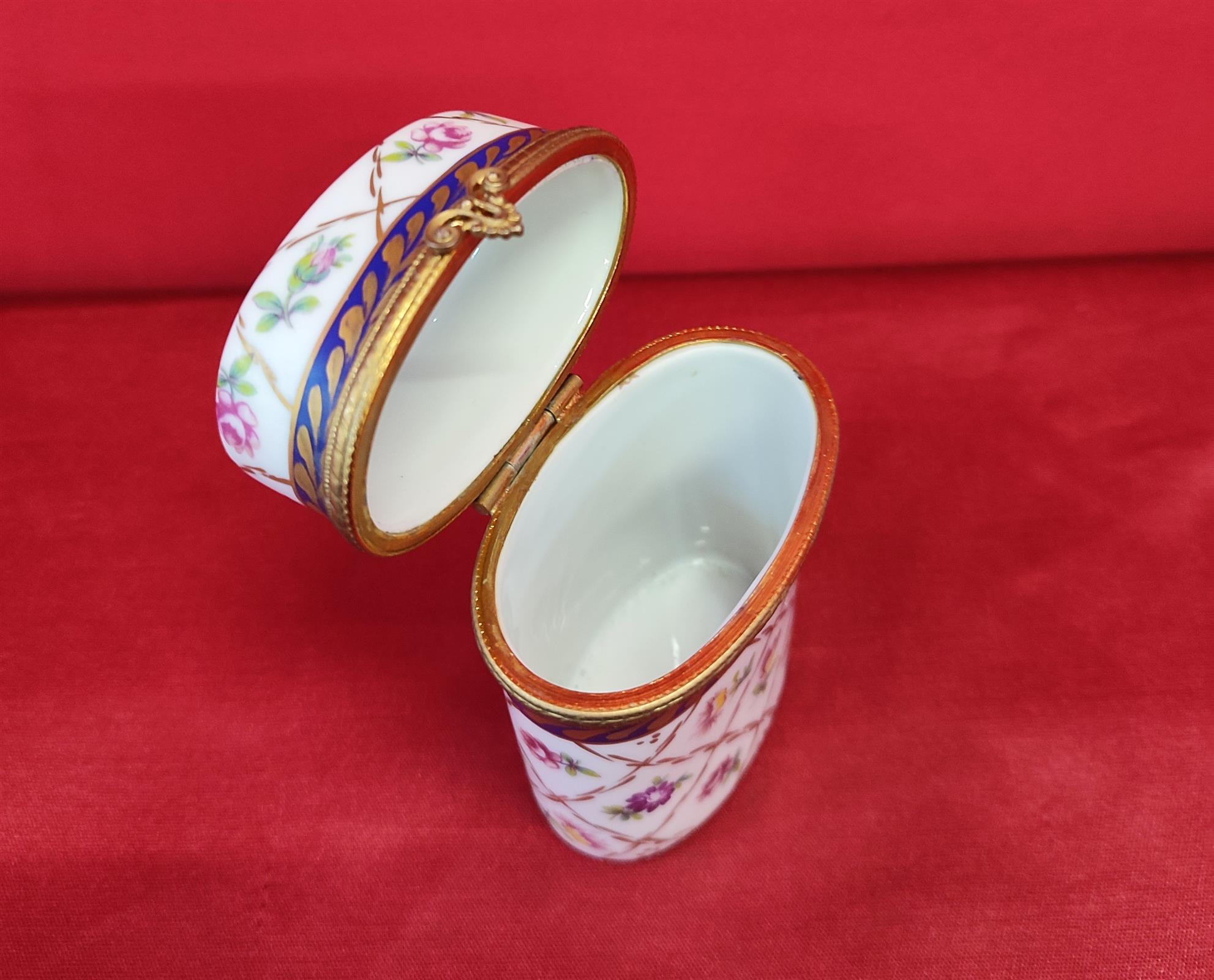 Small Limoges jewelry box