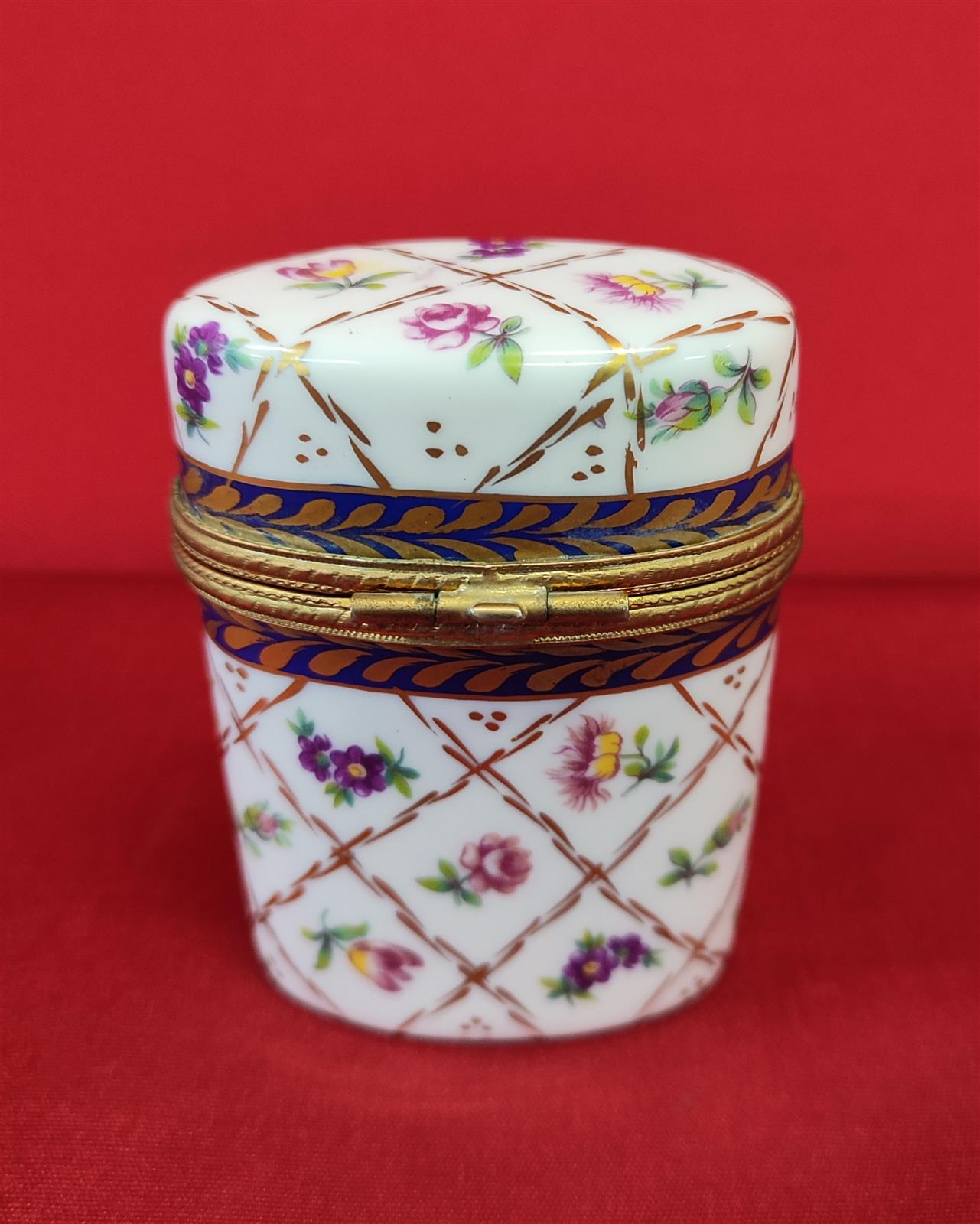 Small Limoges jewelry box