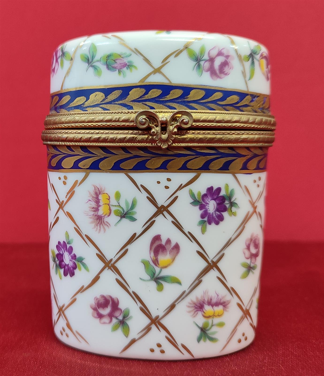 Small Limoges jewelry box