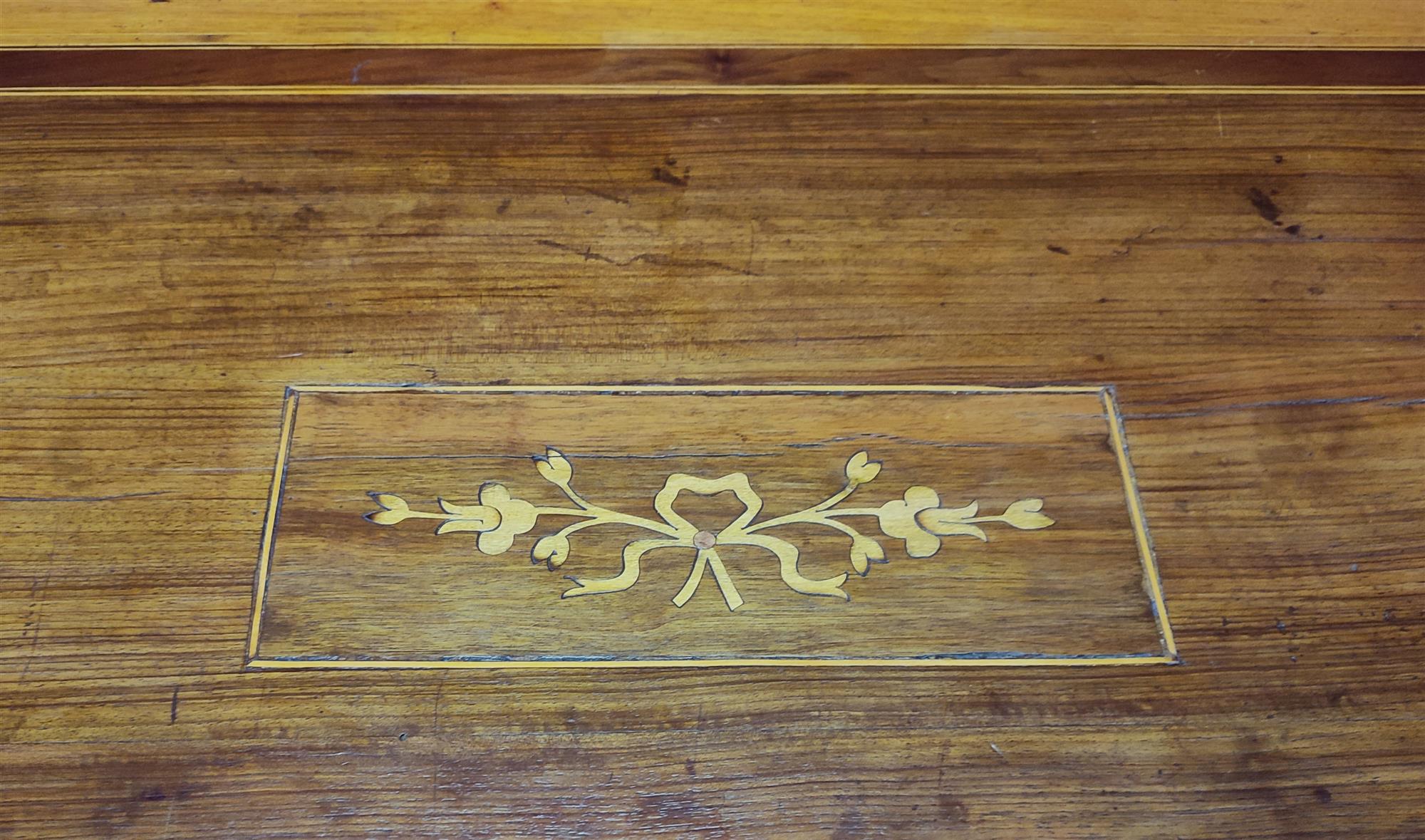 Louis XVI chest of drawers with inlays