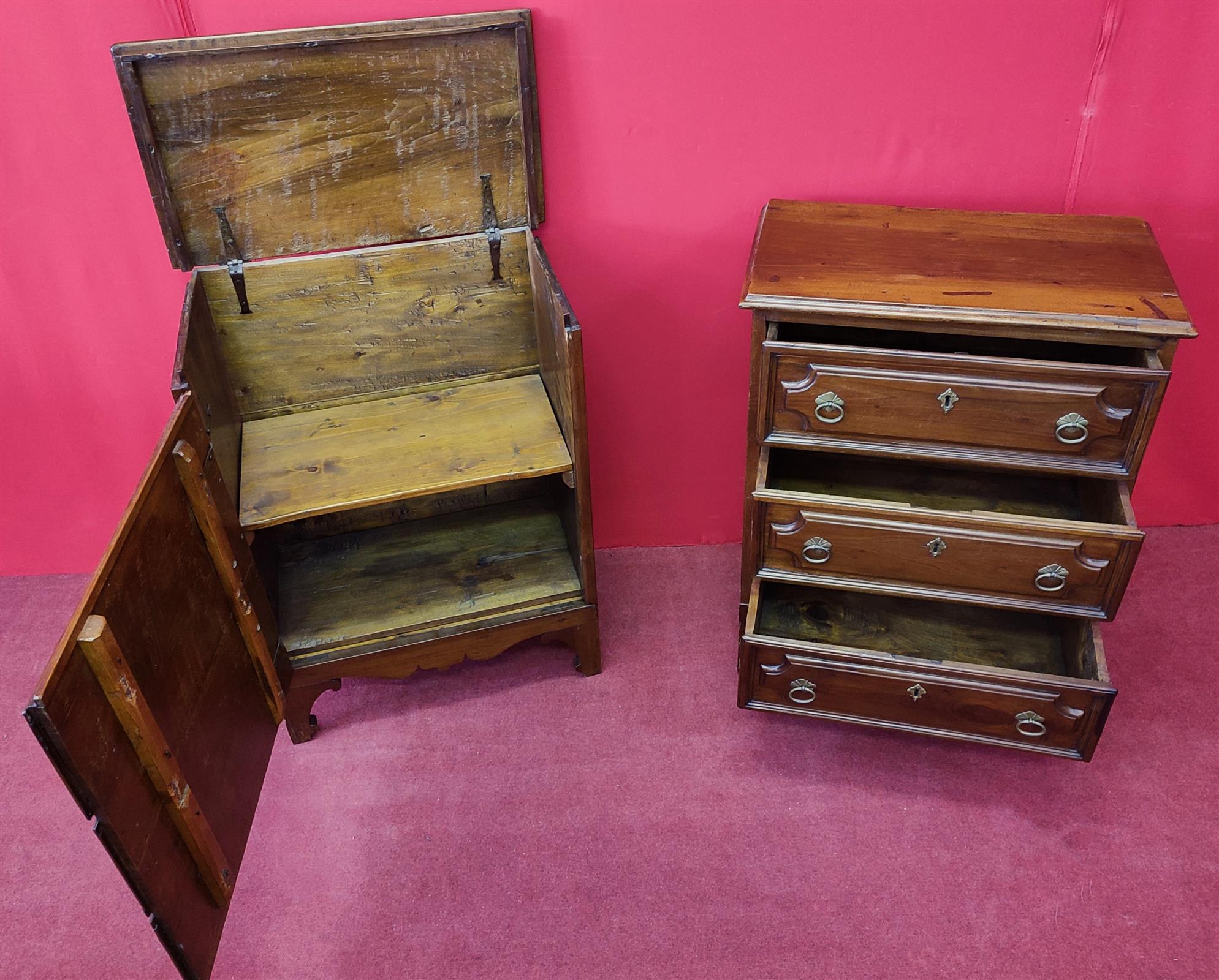 Pair of Emilian bedside tables