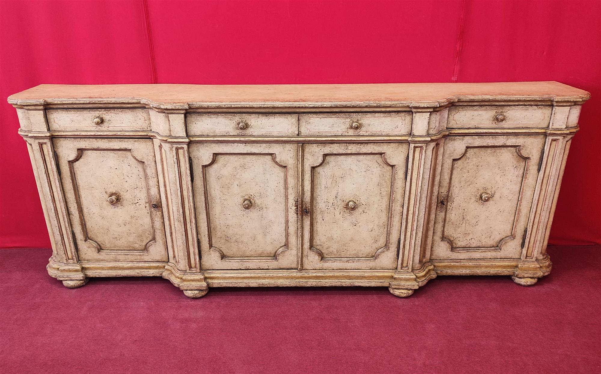 Credenza quattro porte laccata